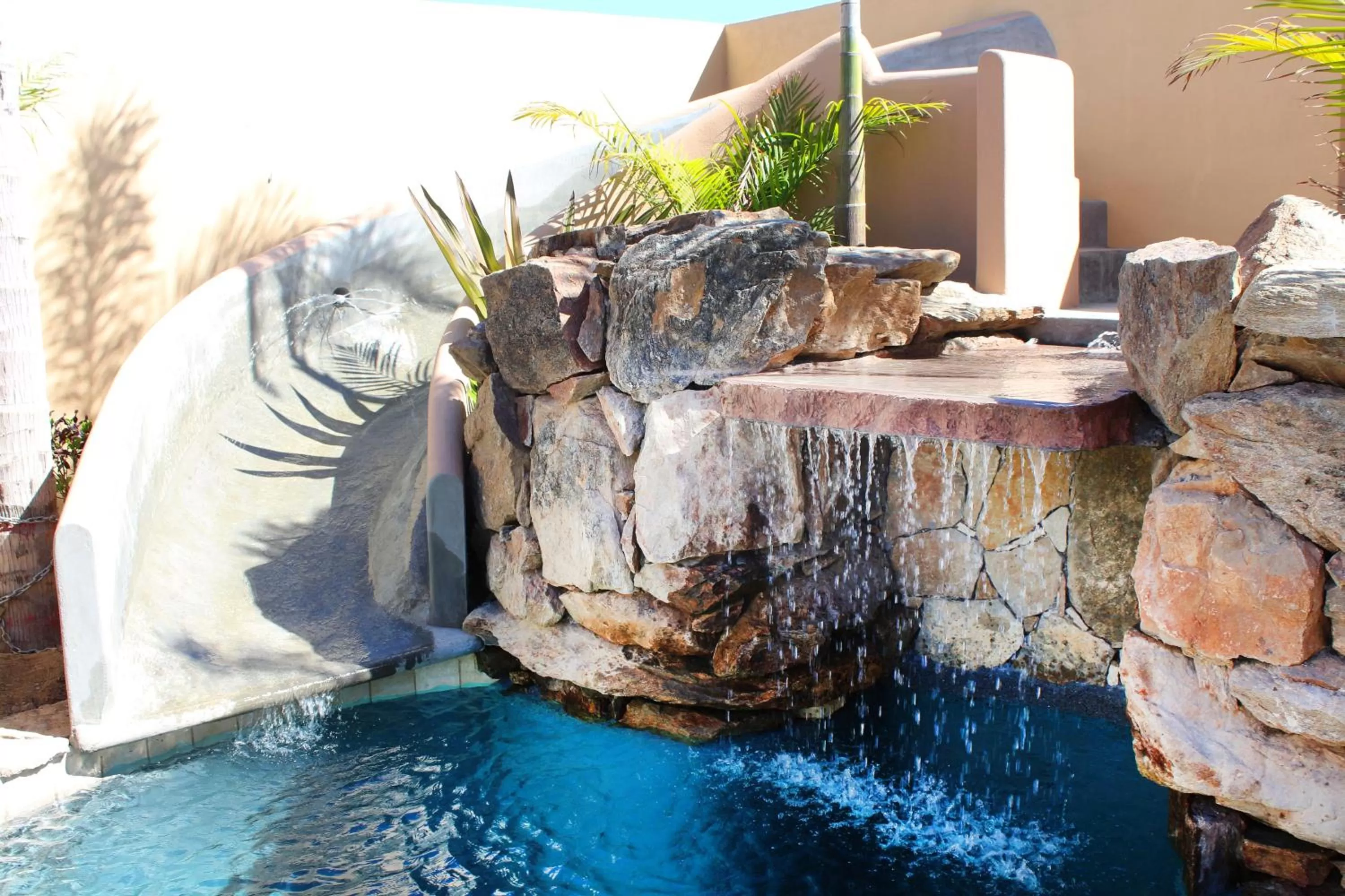 Swimming pool in Cerritos Beach Inn