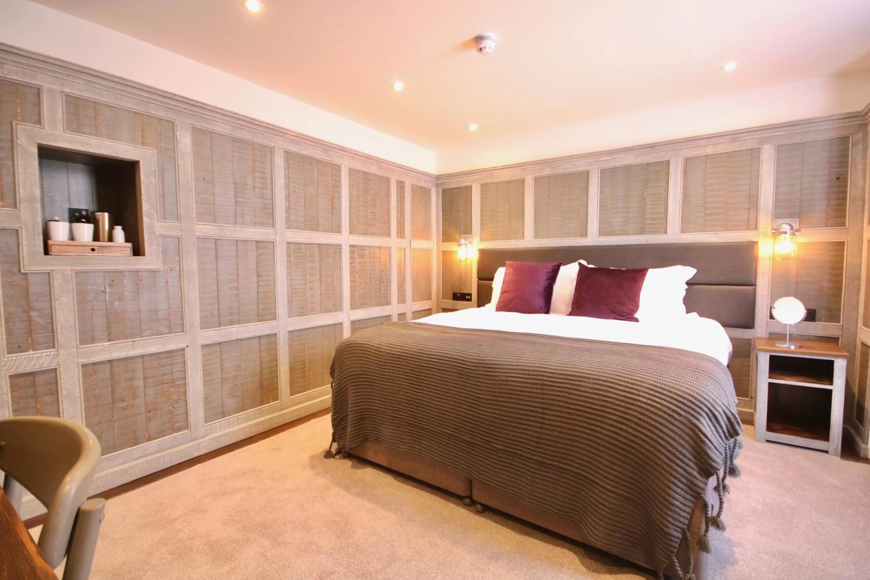 Photo of the whole room, Bed in Becketts Townhouse