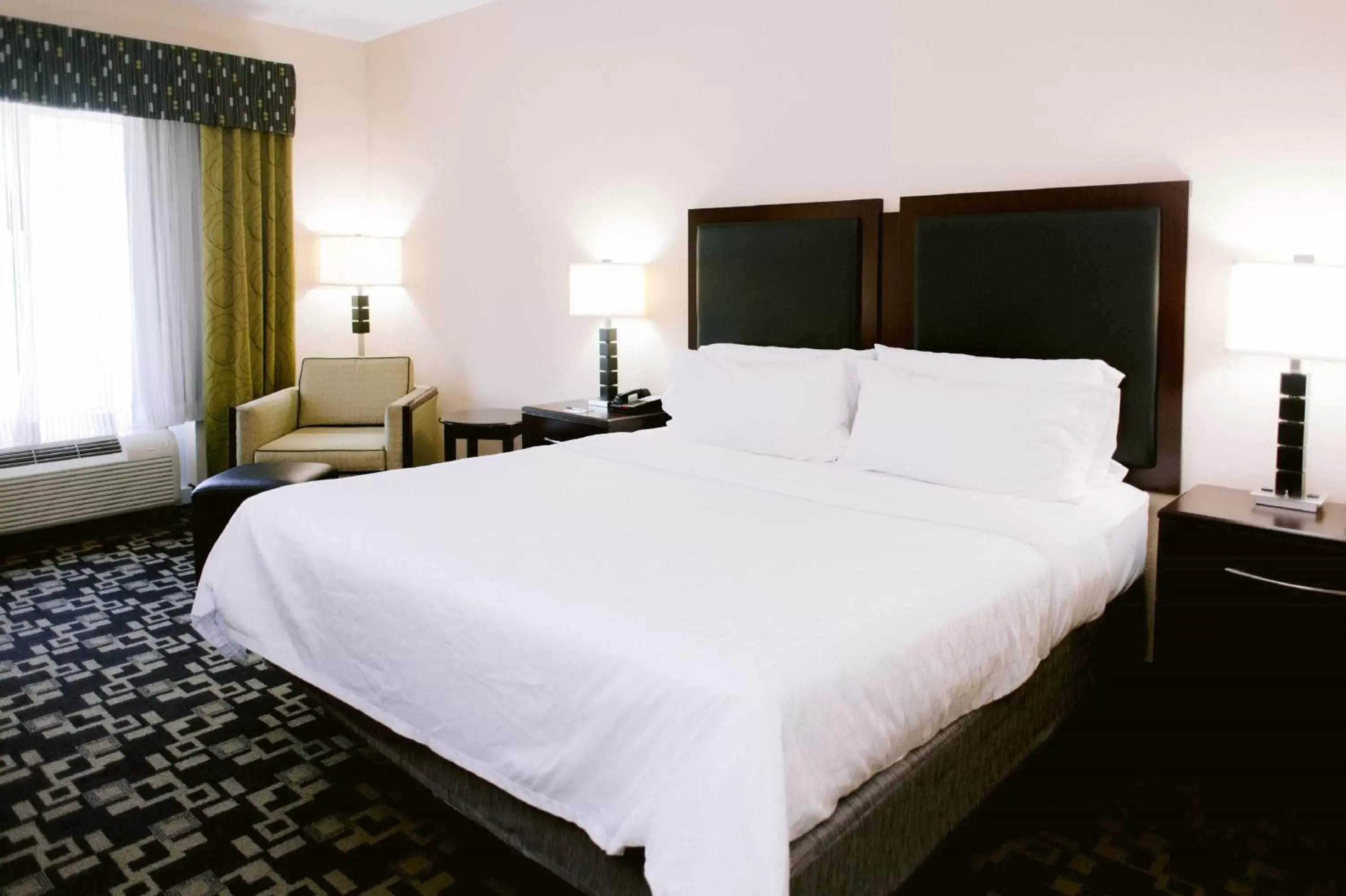 Photo of the whole room, Bed in Holiday Inn Express Hotel Raleigh Southwest, an IHG Hotel