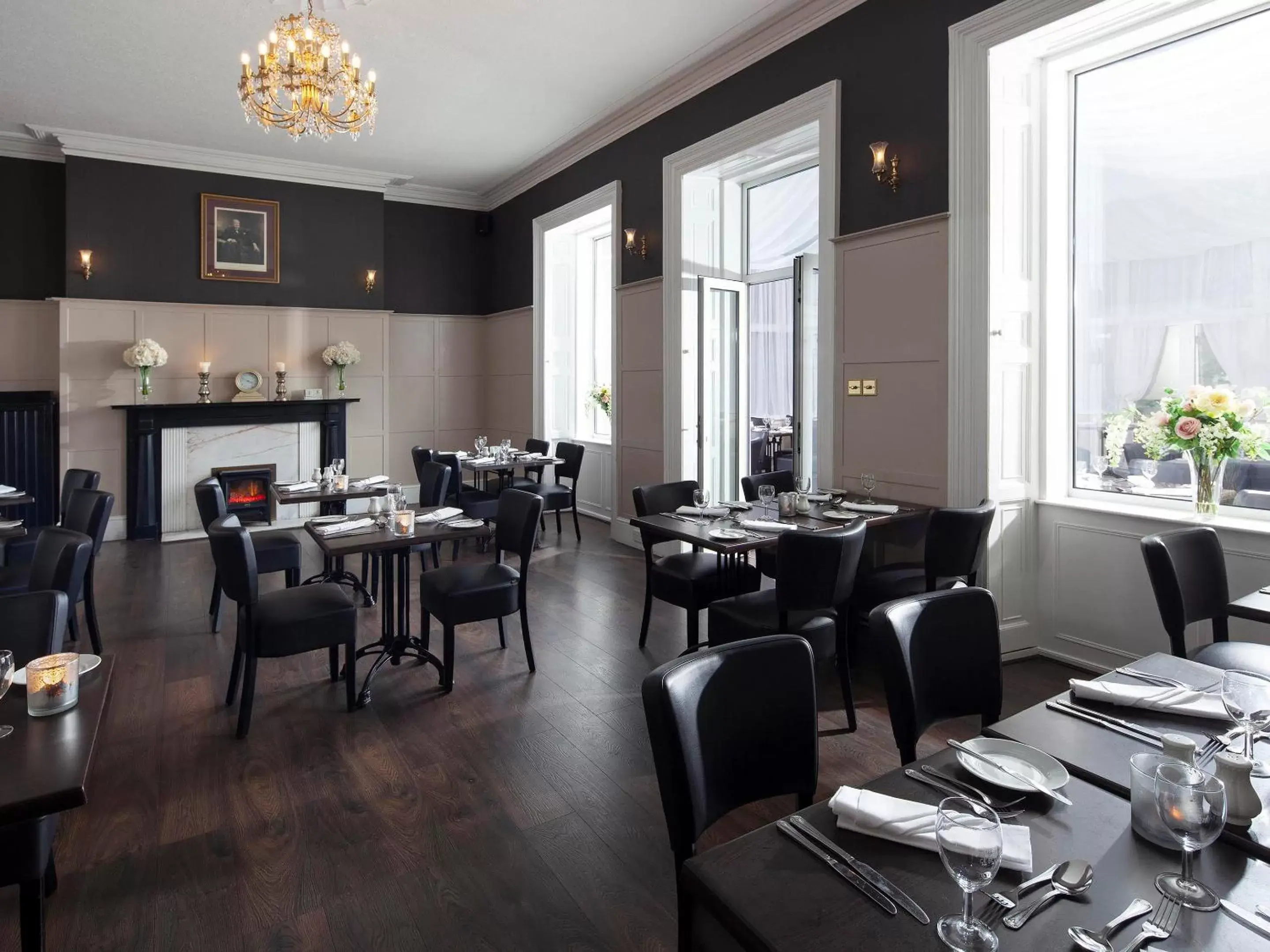 Restaurant/Places to Eat in Elfordleigh Hotel