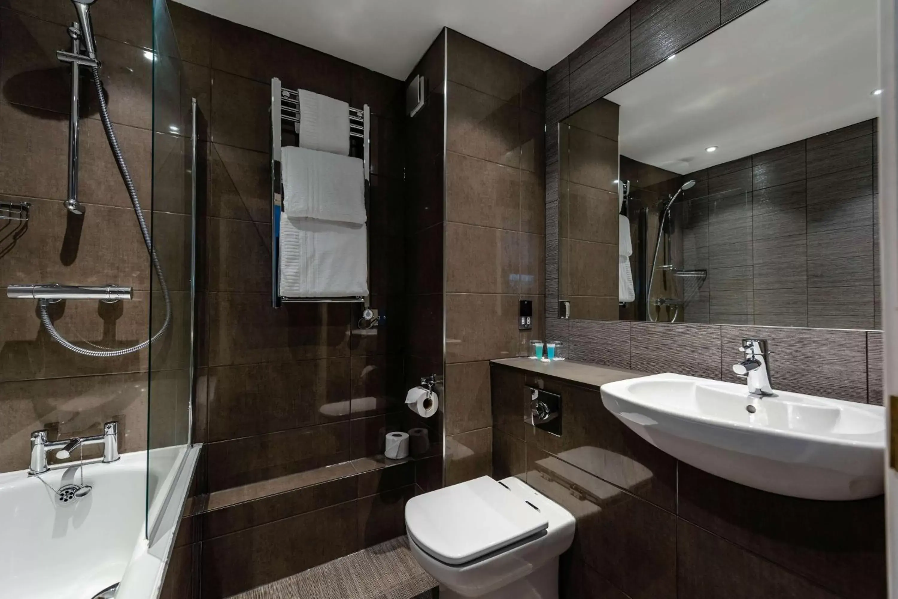 Bathroom in Southcrest Manor Hotel; BW Signature Collection