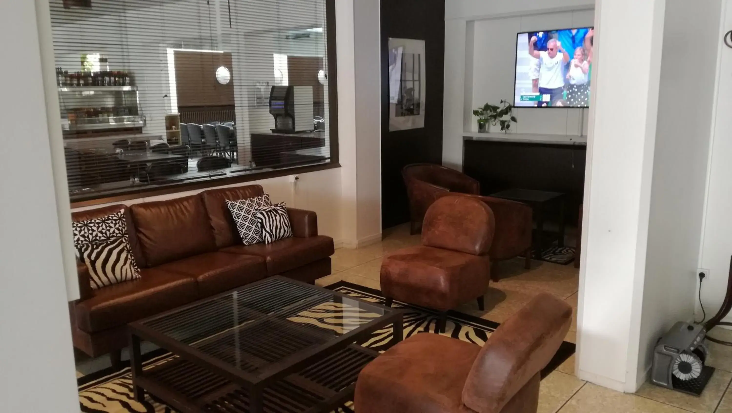 Lounge or bar, Seating Area in Hotel Notre Dame de la Sarte