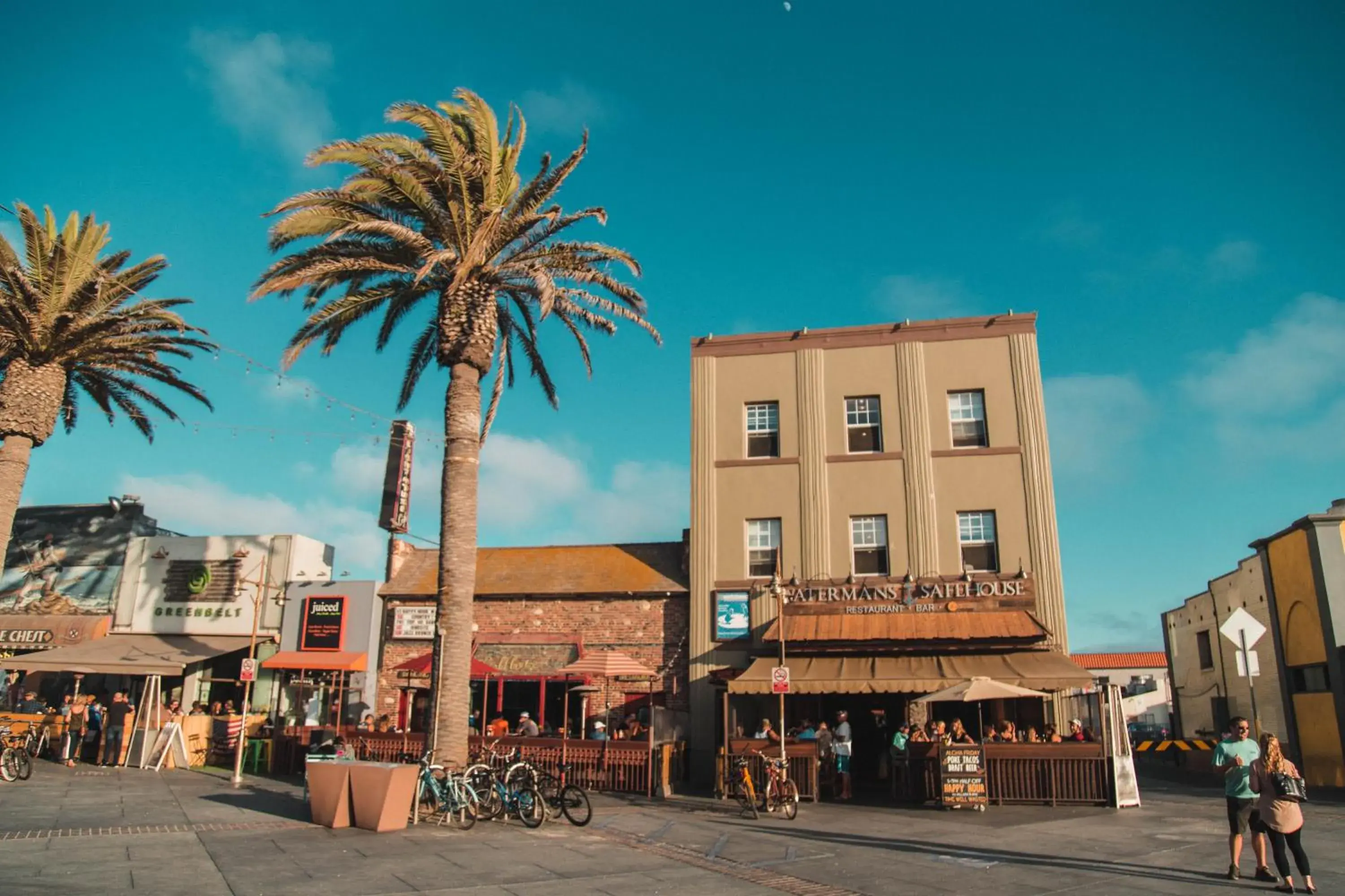 Street view, Property Building in ITH Surf City Hostel Hermosa Beach