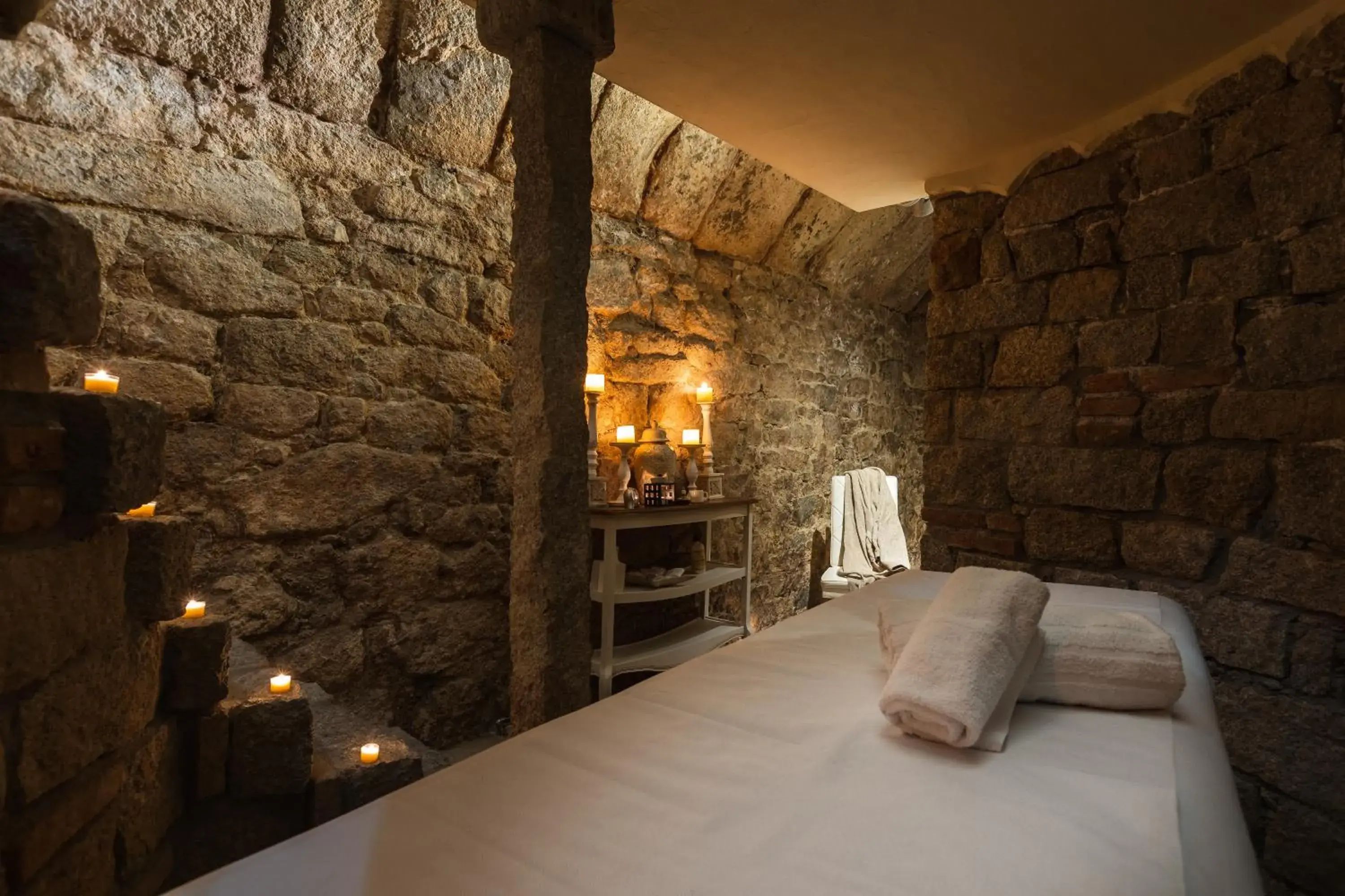 Massage, Bed in La Locanda Del Conte Mameli