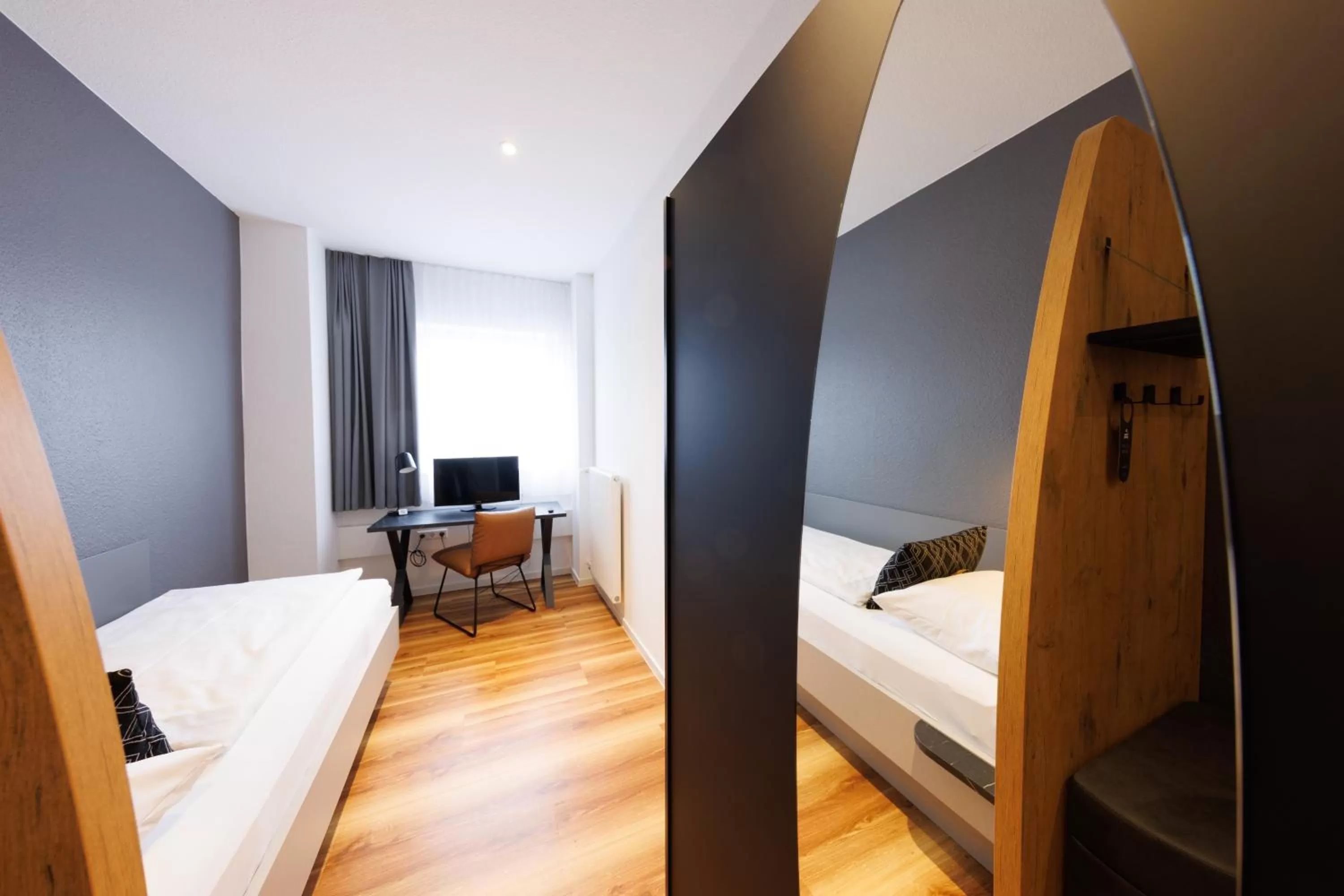 Photo of the whole room, Bed in Internationales Studierendenhotel