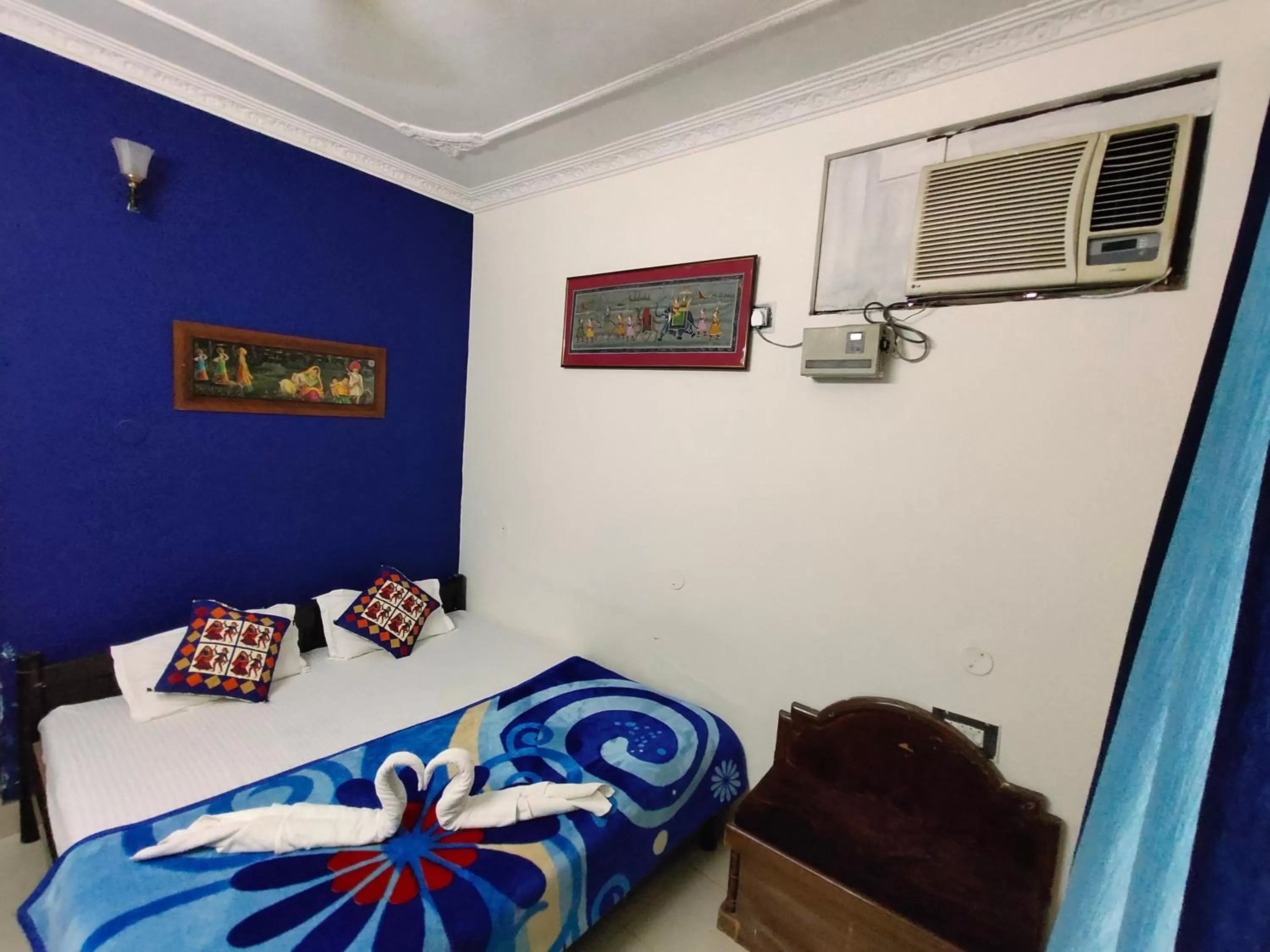 Bed in Haveli Taragarh Palace