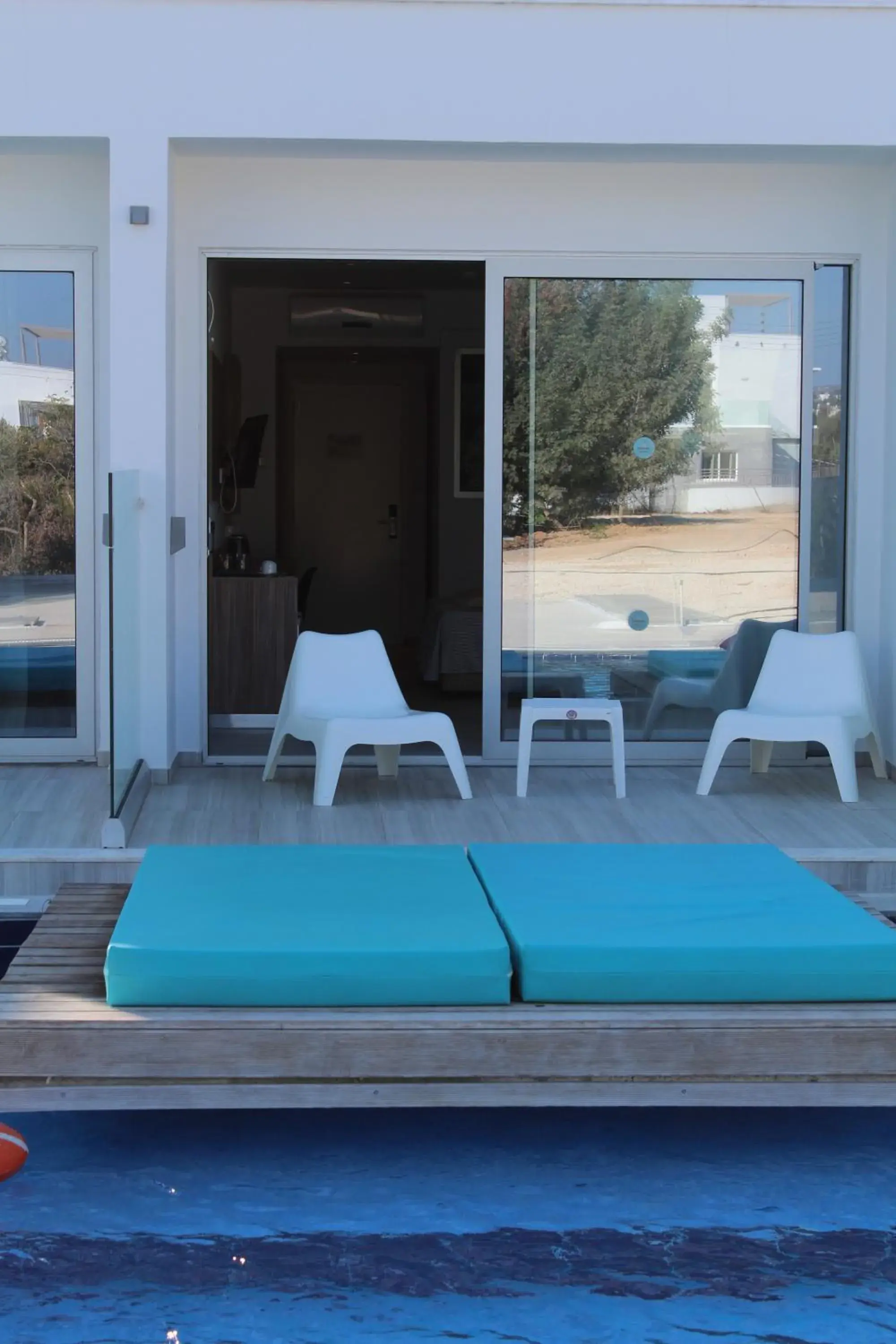 Patio, Swimming Pool in Fedrania Gardens Hotel