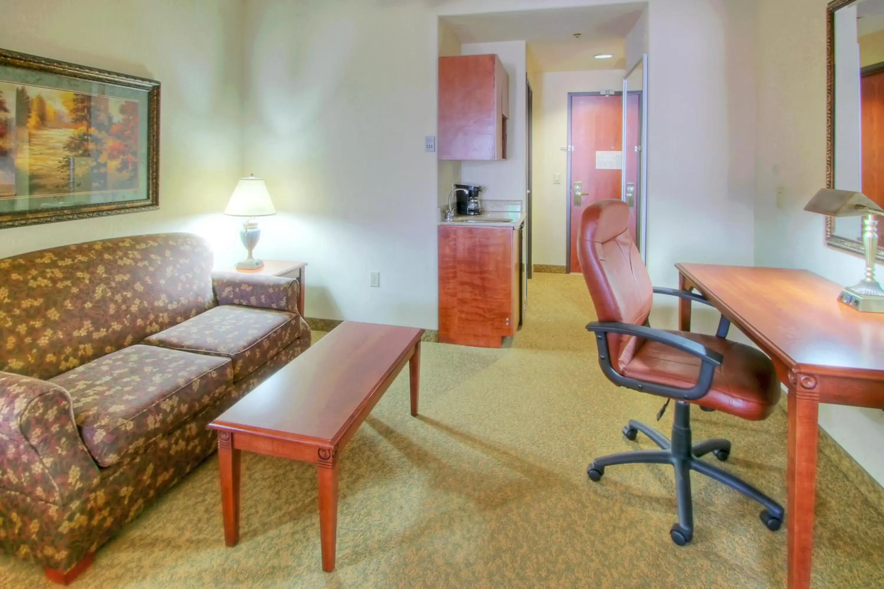 Photo of the whole room, Seating Area in Holiday Inn Express Hotel & Suites Las Cruces, an IHG Hotel