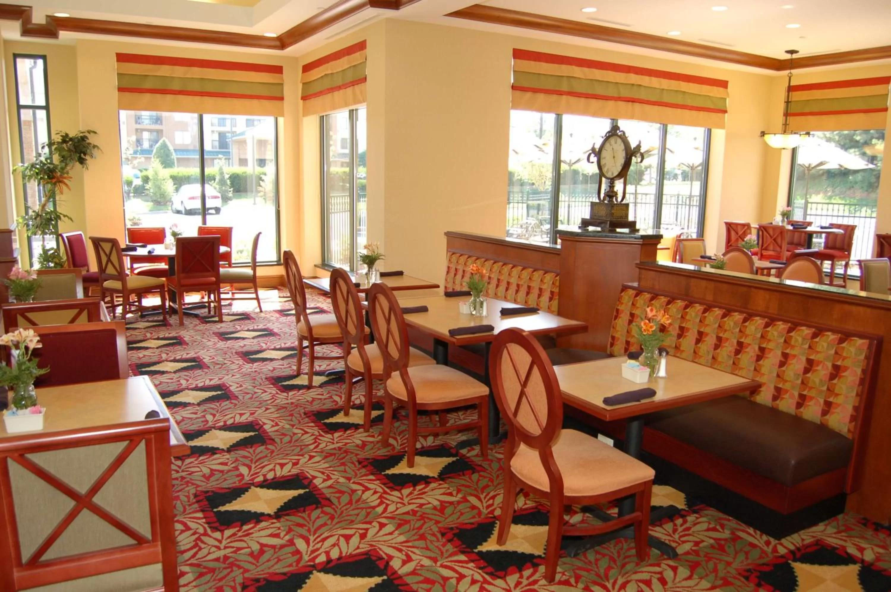 Restaurant/places to eat in Hilton Garden Inn Bowling Green