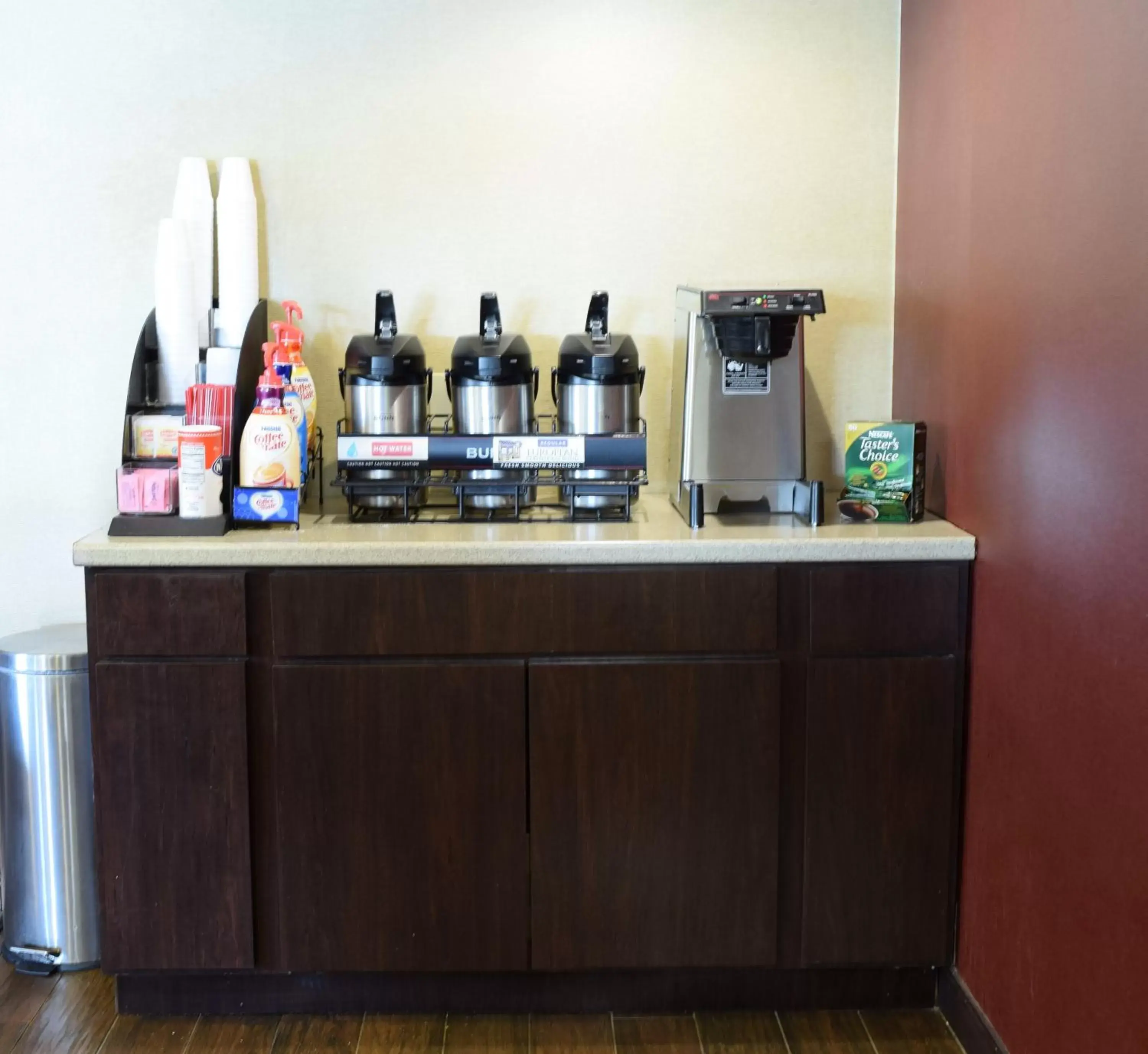 Lobby or reception in Red Roof Inn PLUS+ University at Buffalo - Amherst Lobby or reception in Red Roof Inn PLUS+ University at Buffalo - Amherst