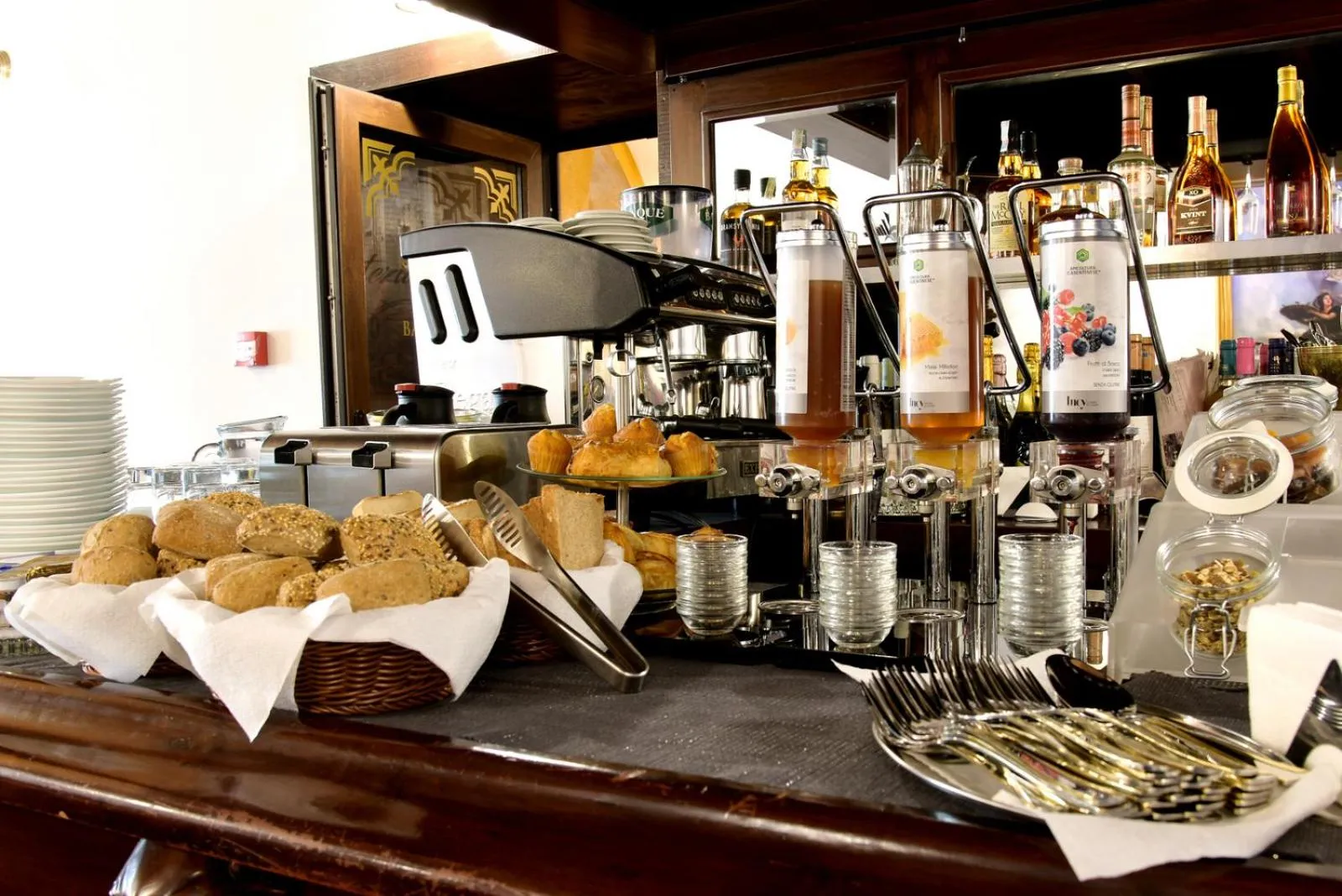 Breakfast in Safrano Palace