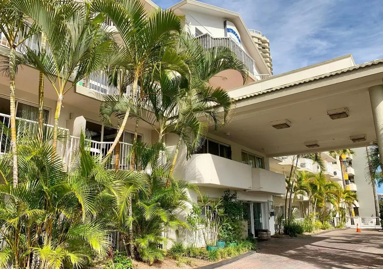 Property building in Outrigger Burleigh Property building in Outrigger Burleigh