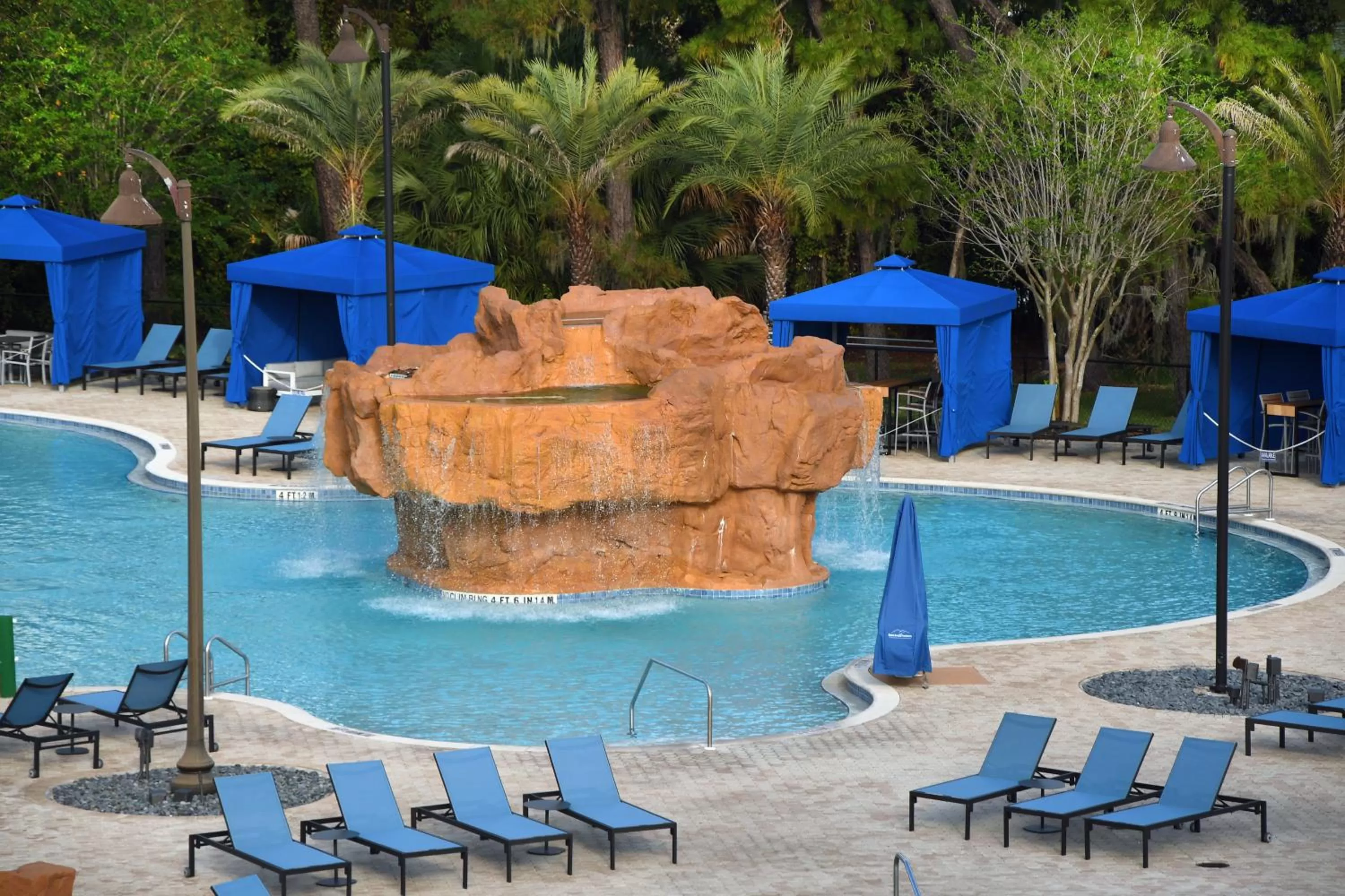 Swimming pool in Wyndham Lake Buena Vista – Disney Springs® Area