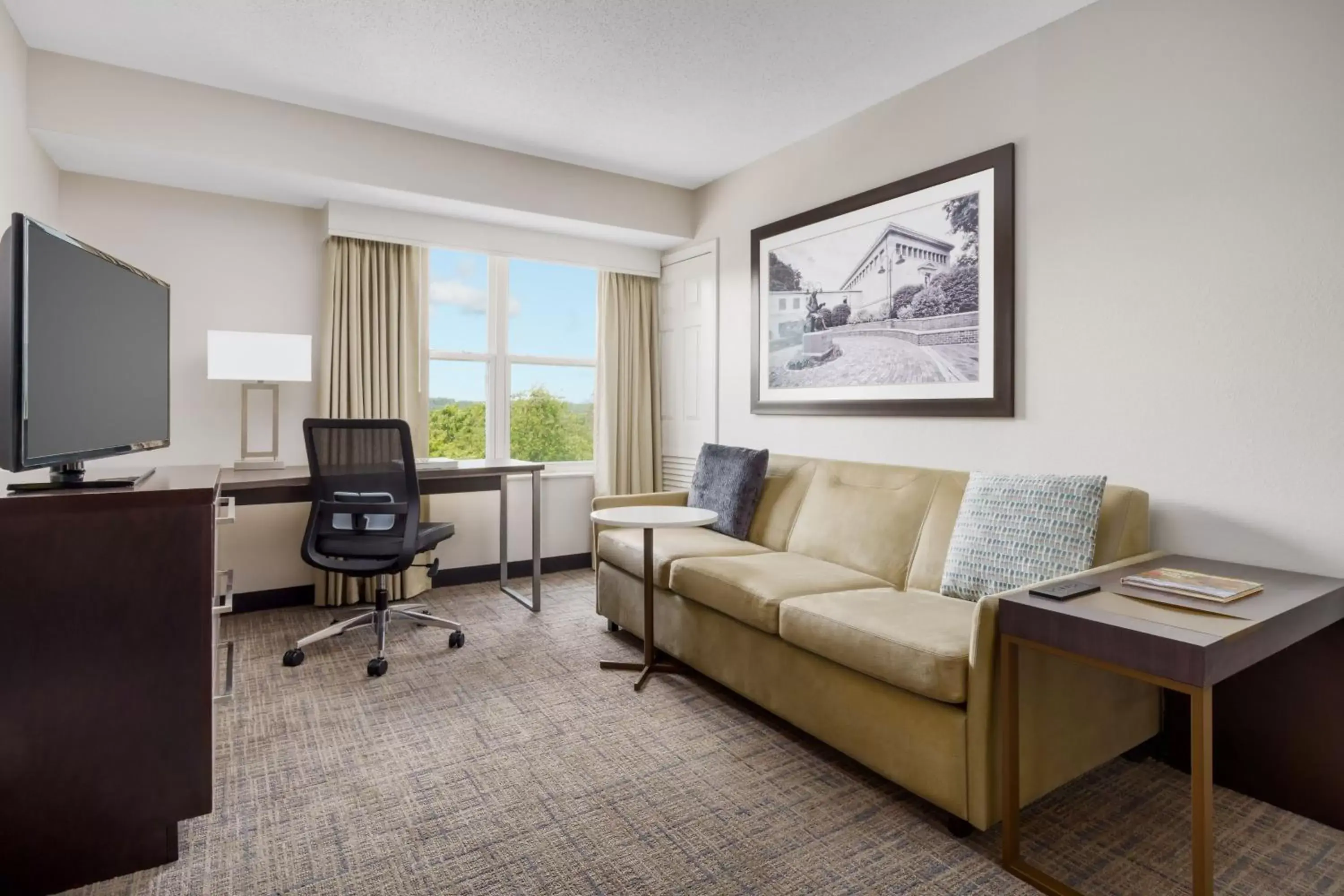 Bedroom, Seating Area in Residence Inn Boston Franklin