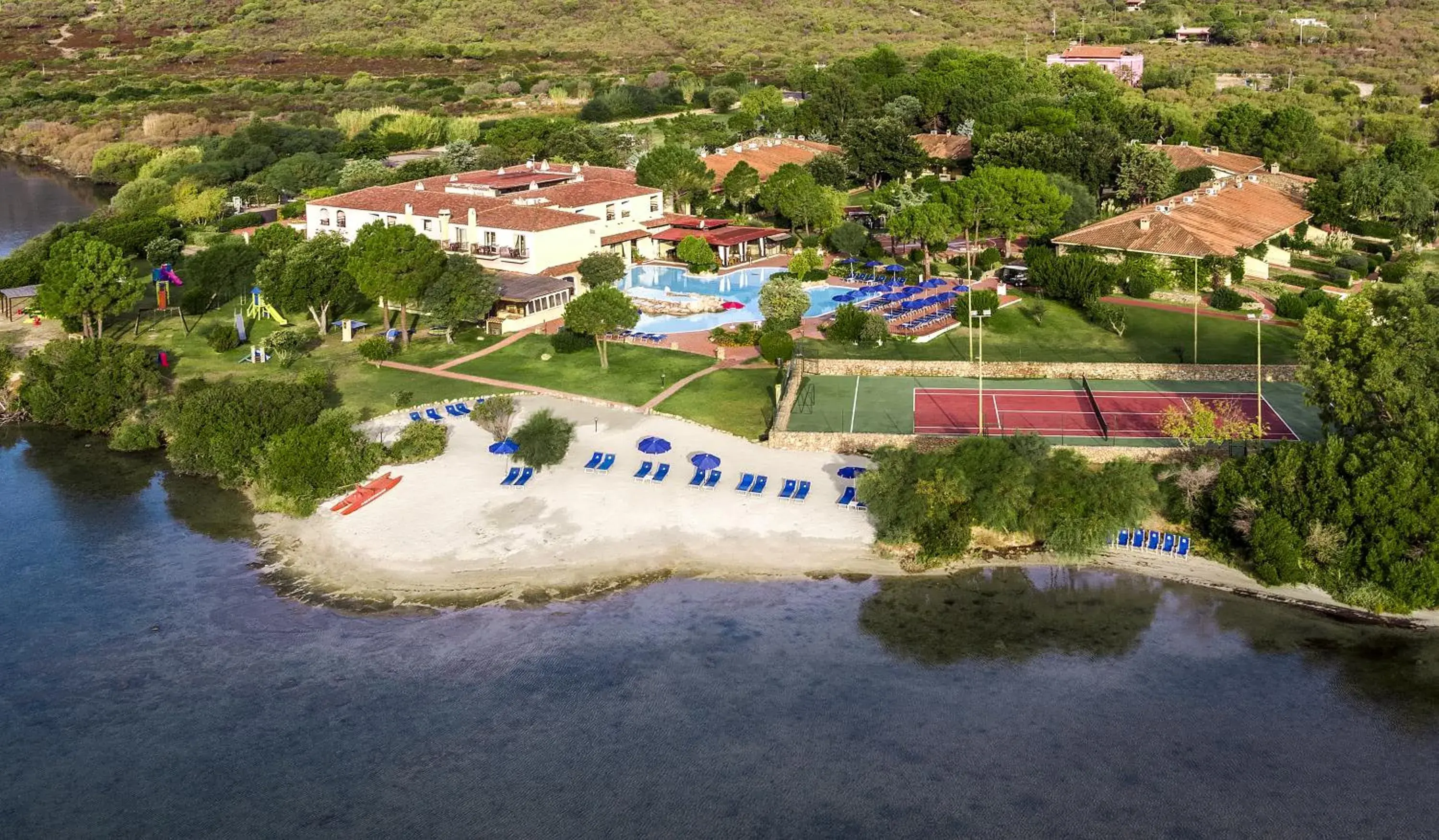 Bird's eye view, Bird's-eye View in Colonna Hotel Du Golf