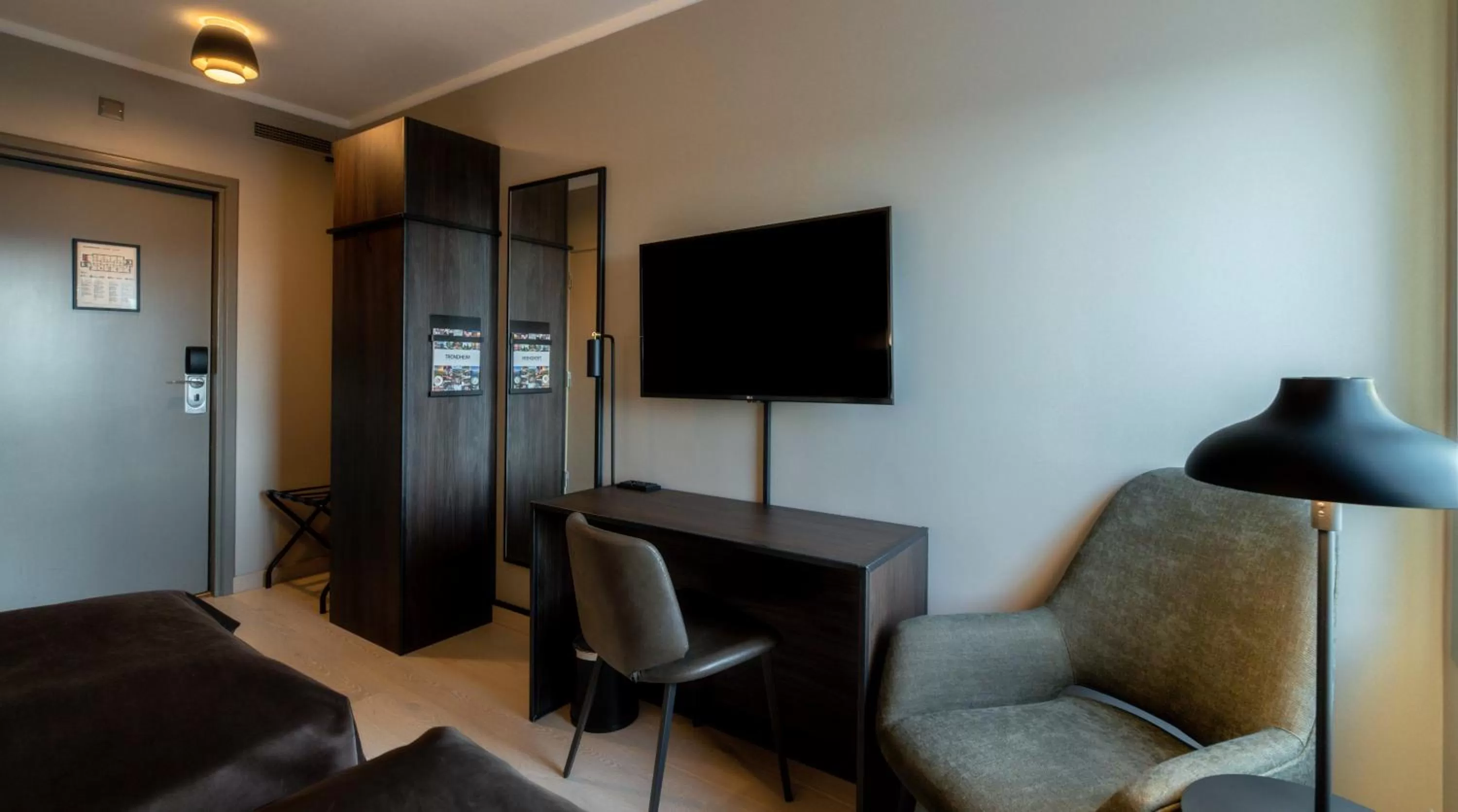 TV and multimedia in Quality Hotel Panorama
