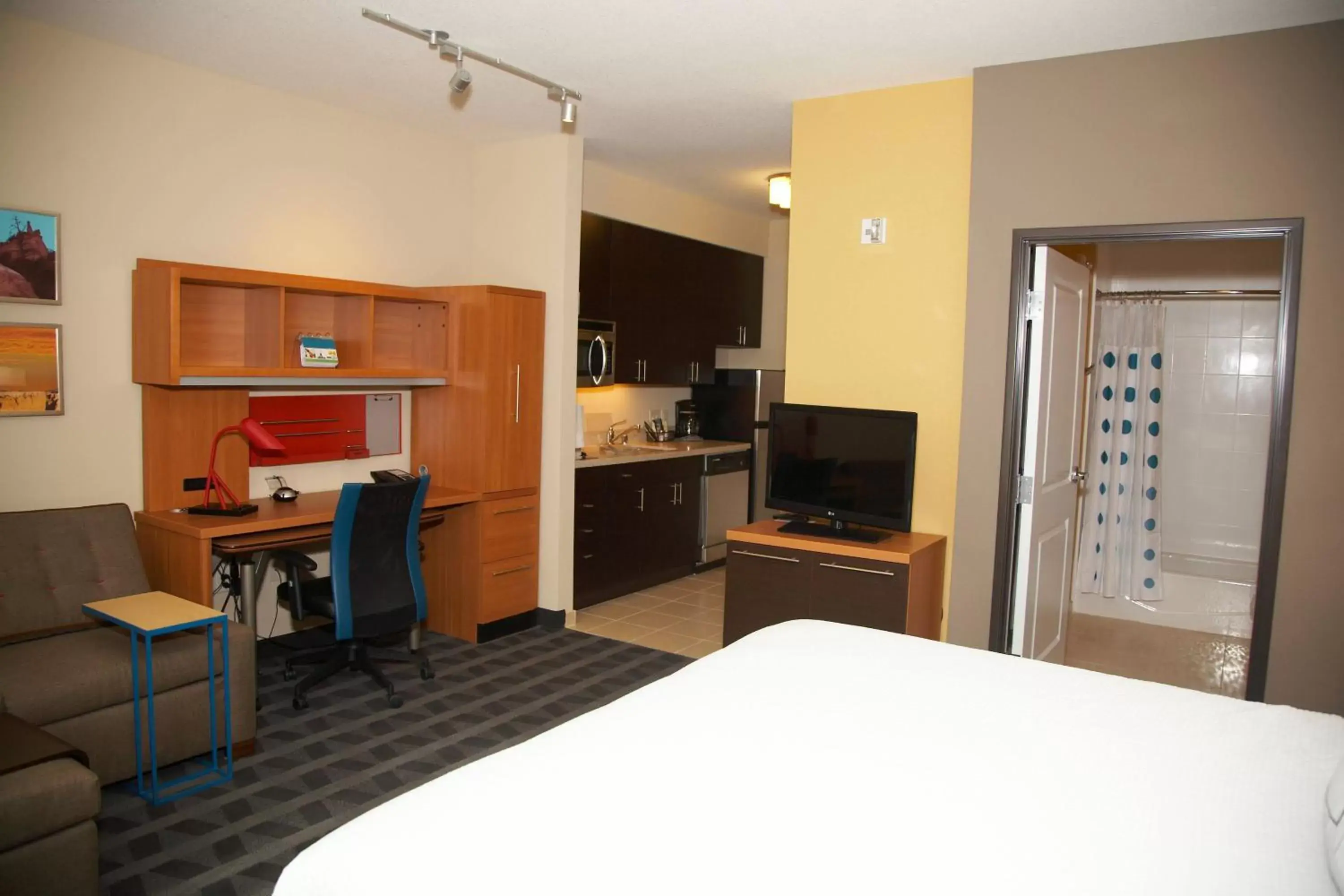 Photo of the whole room, TV/Entertainment Center in TownePlace Suites by Marriott Hobbs