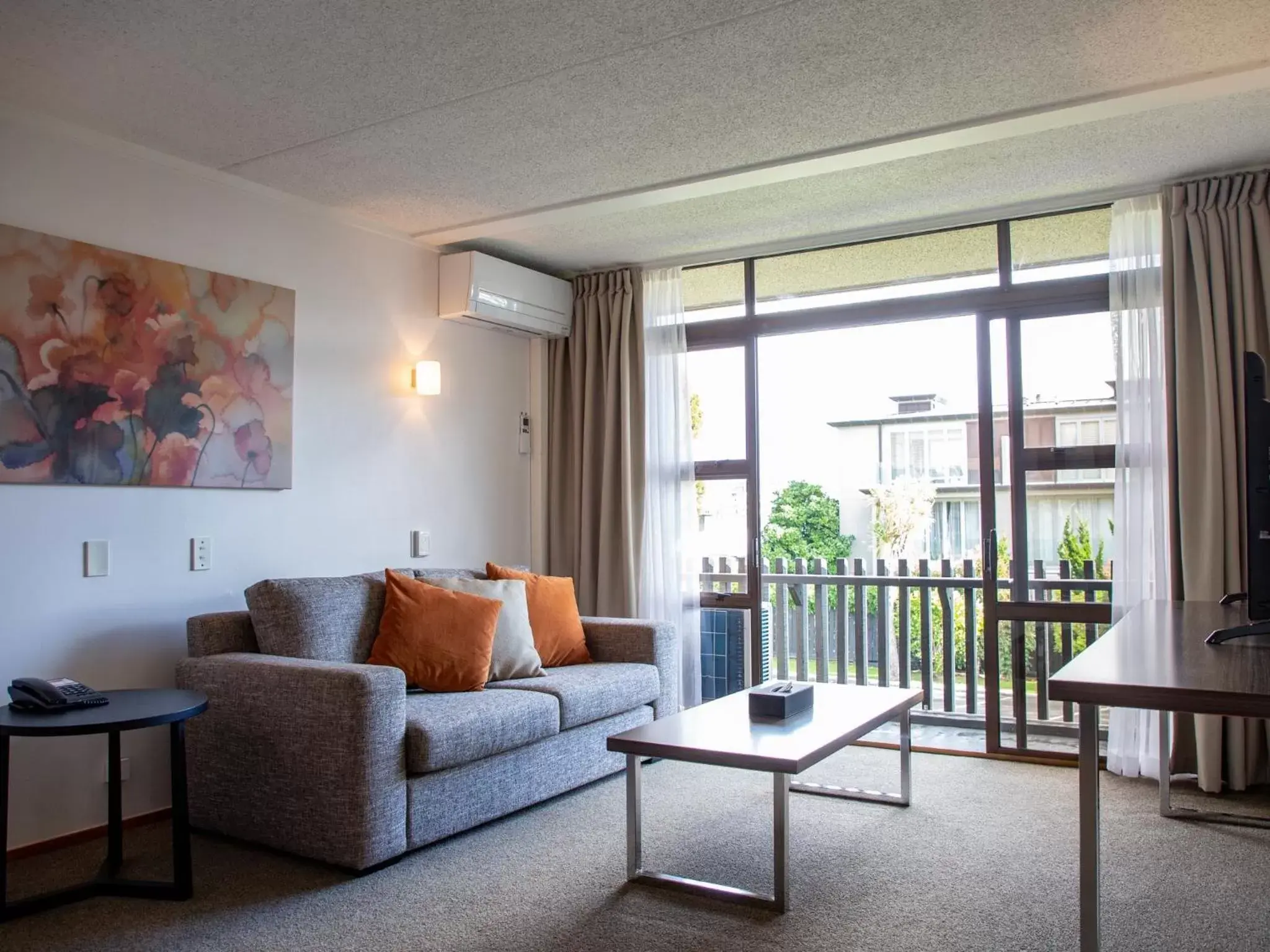 Balcony/Terrace, Seating Area in Auckland Rose Park Hotel