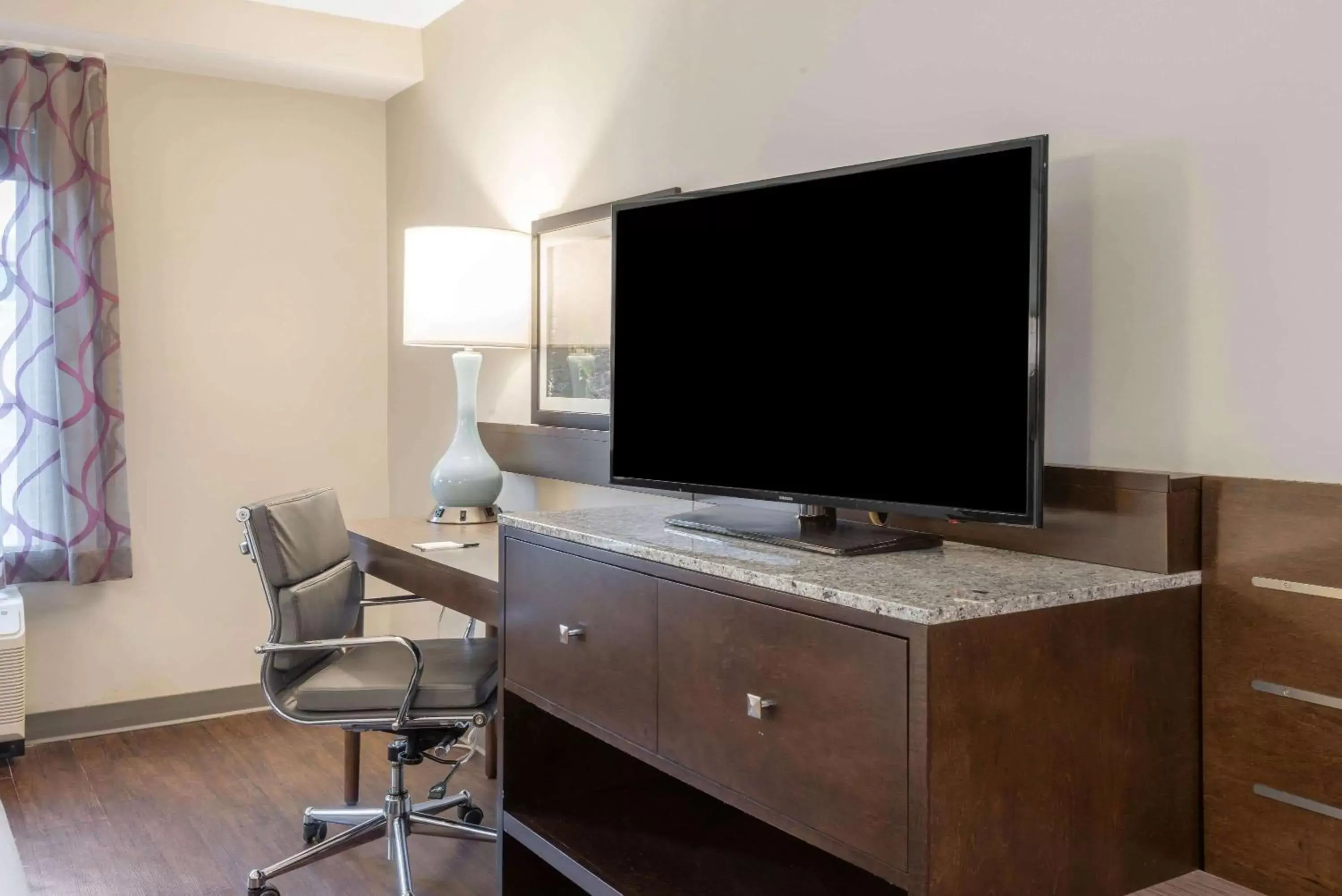 Photo of the whole room, TV/Entertainment Center in La Quinta by Wyndham Aberdeen-APG