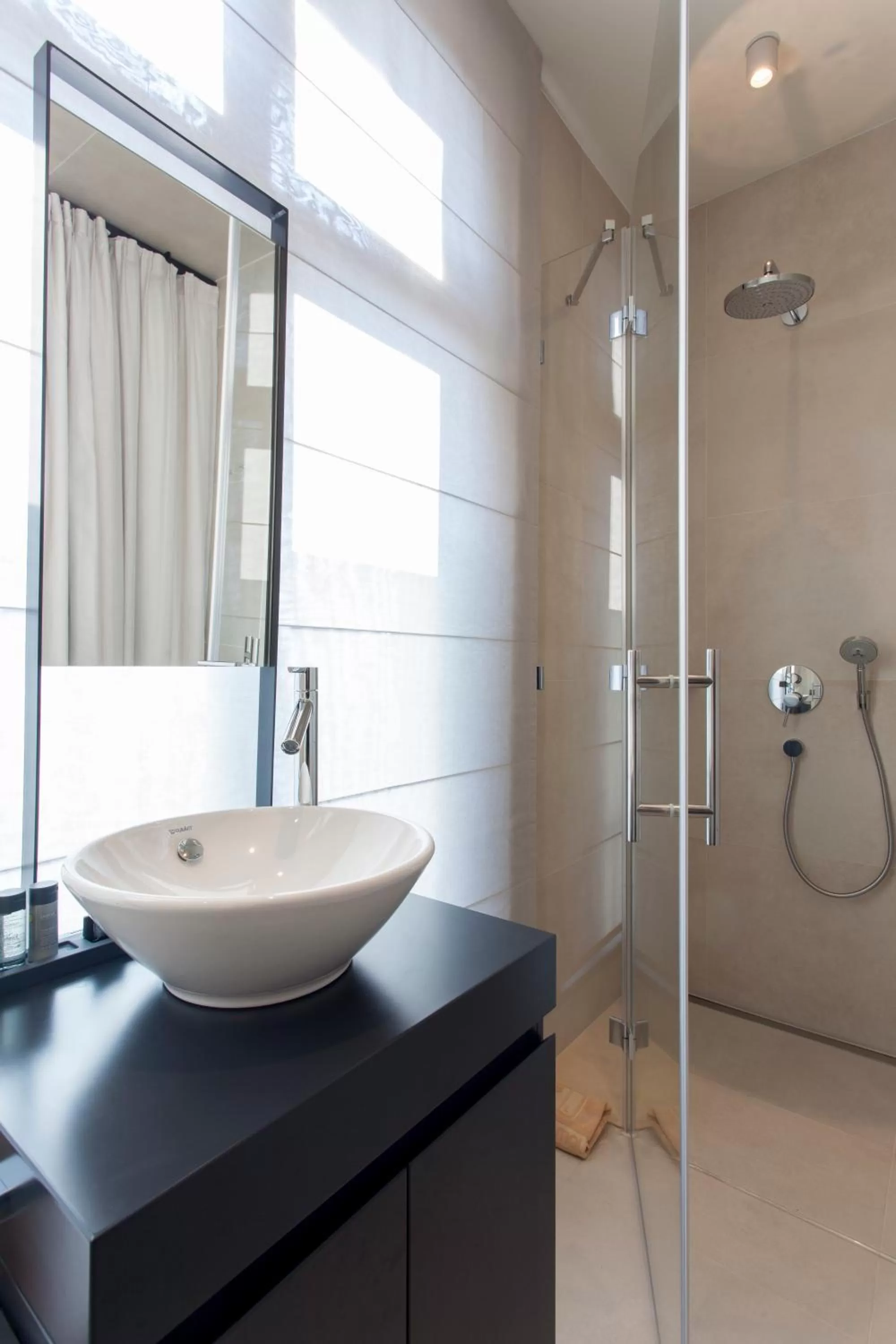 Shower in Ilonn Boutique Limanowskiego