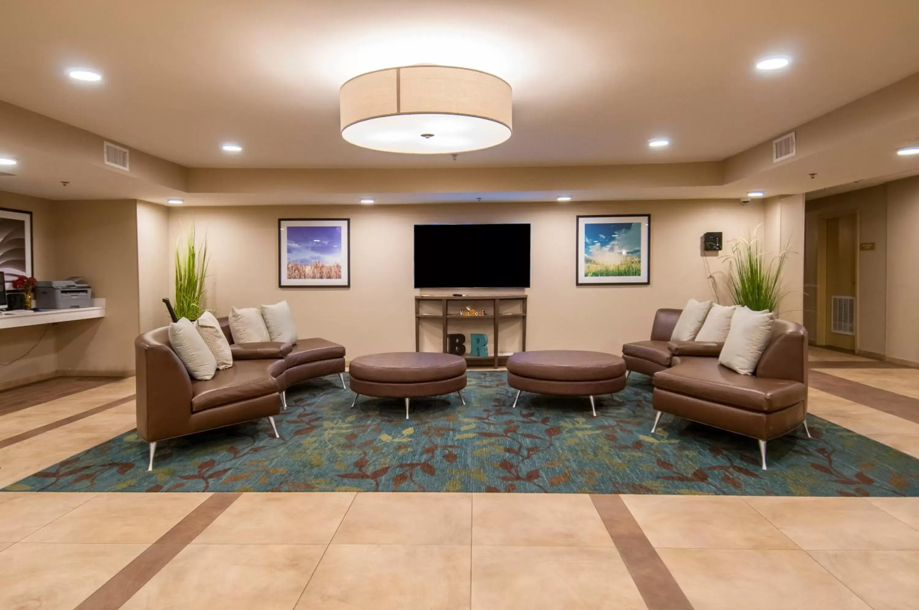 Property building, Seating Area in Candlewood Suites - Baton Rouge - College Drive, an IHG Hotel