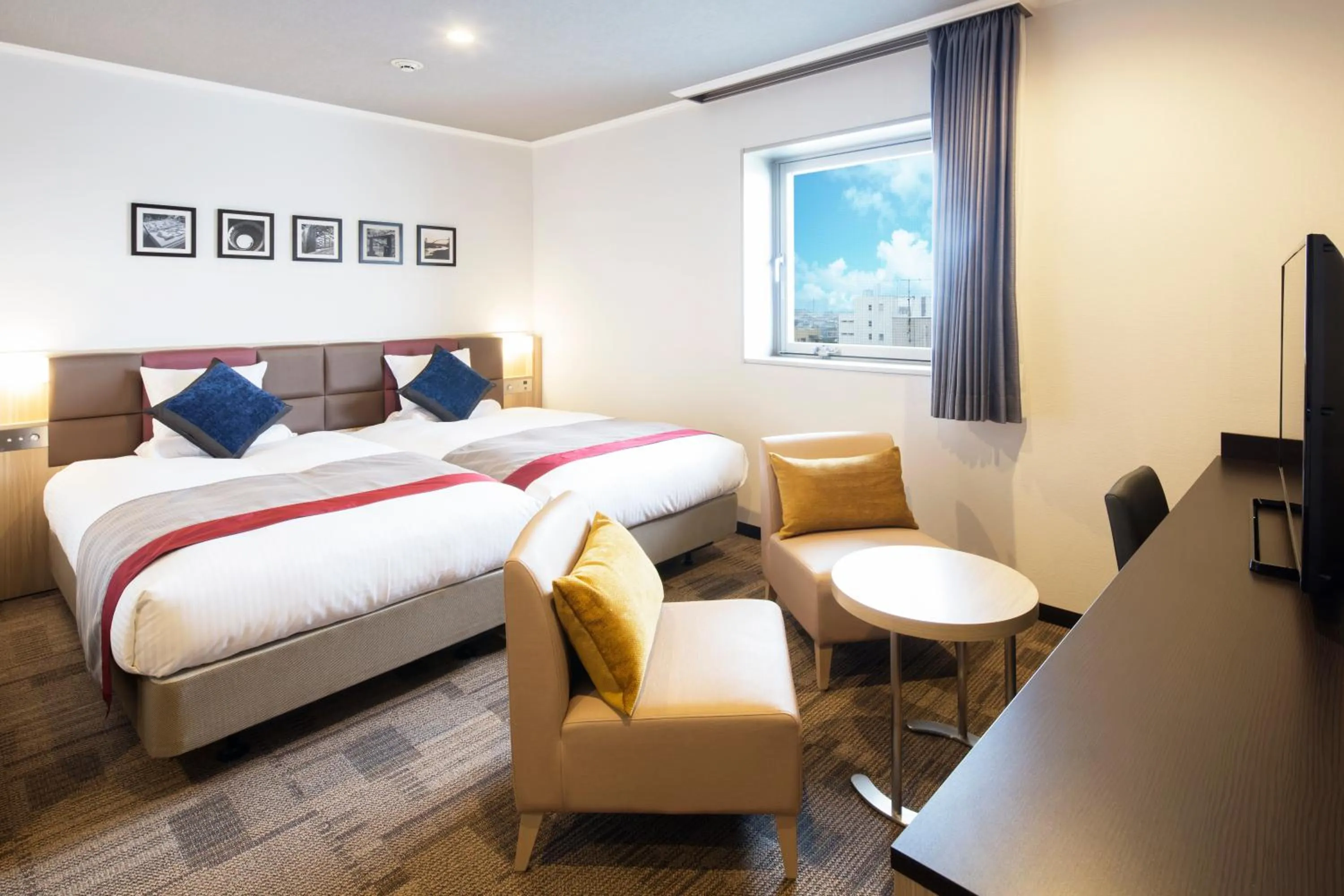 Spring, Bed in HOTEL MYSTAYS Tachikawa