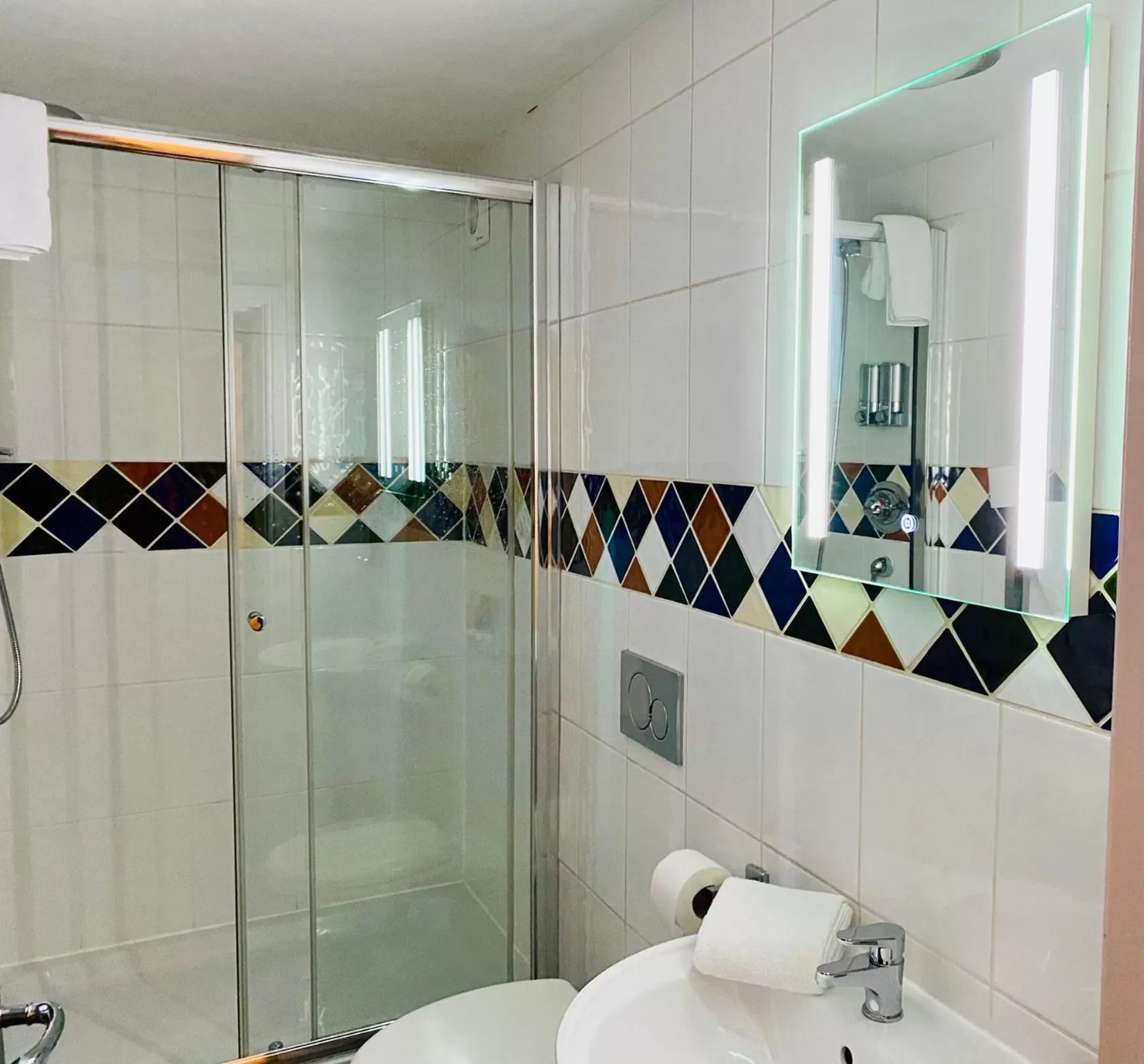 Shower in Crows Hotel