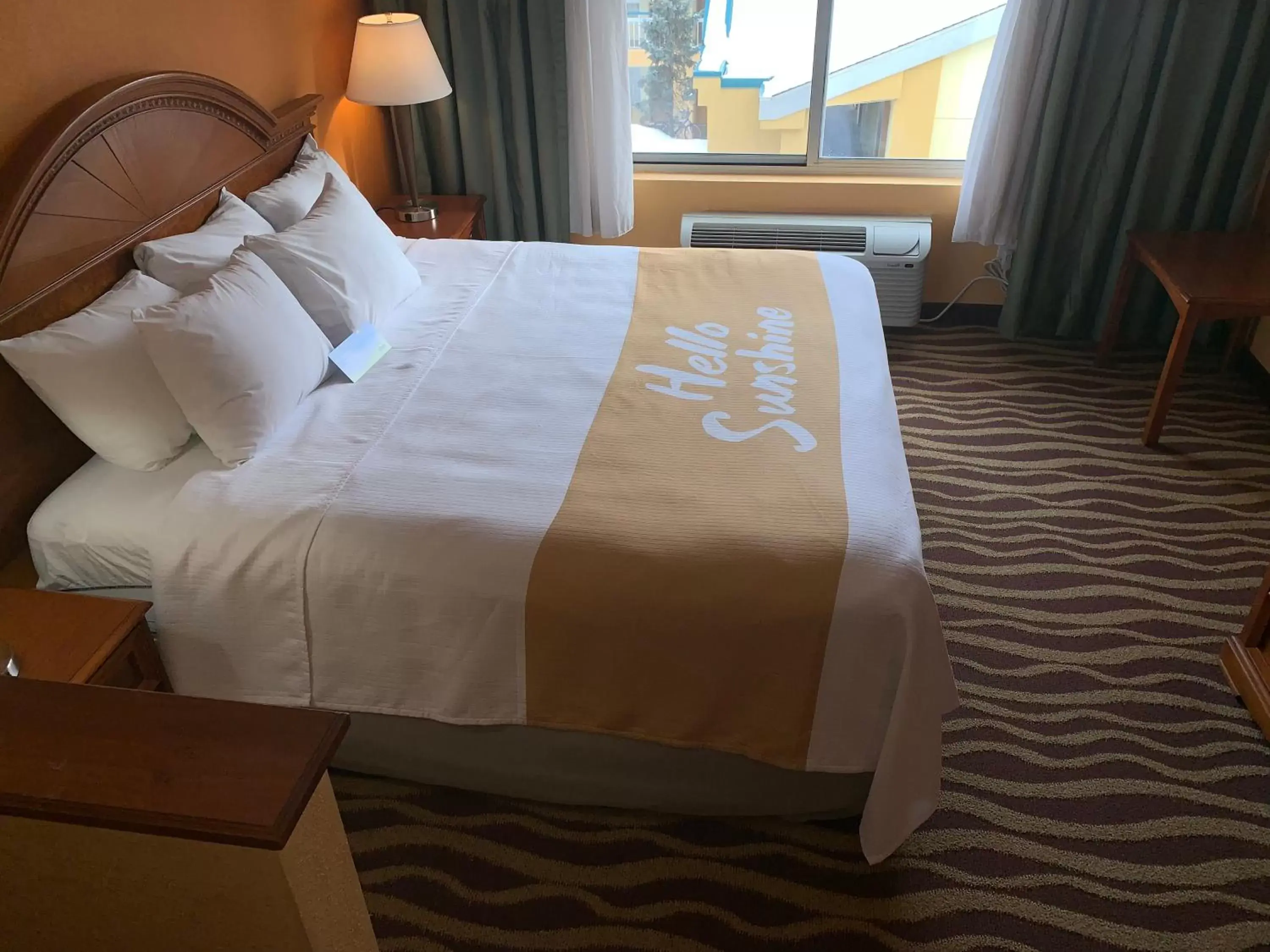 Bed in Days Inn & Suites by Wyndham Albany