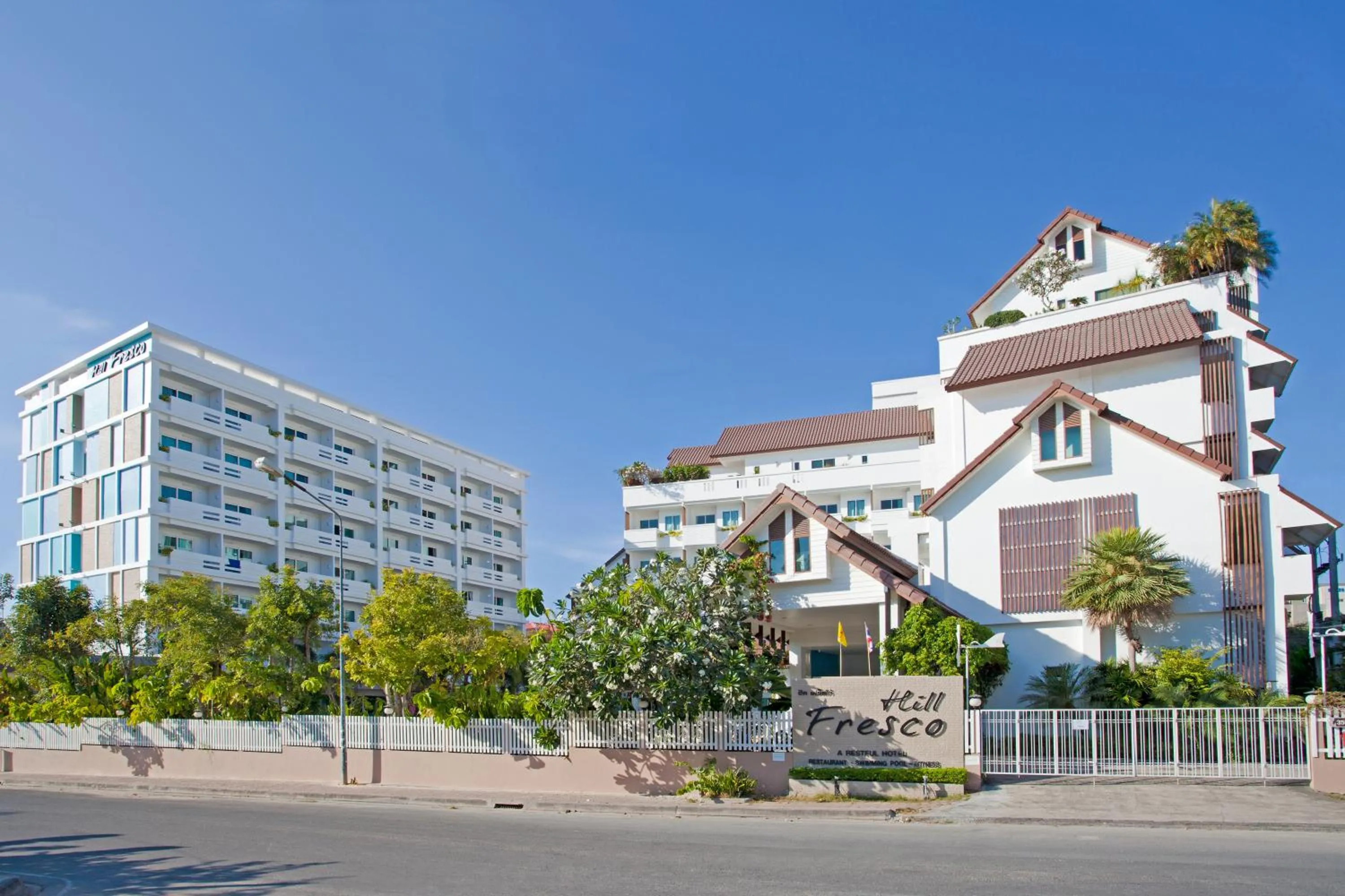 Facade/entrance in Hill Fresco Hotel