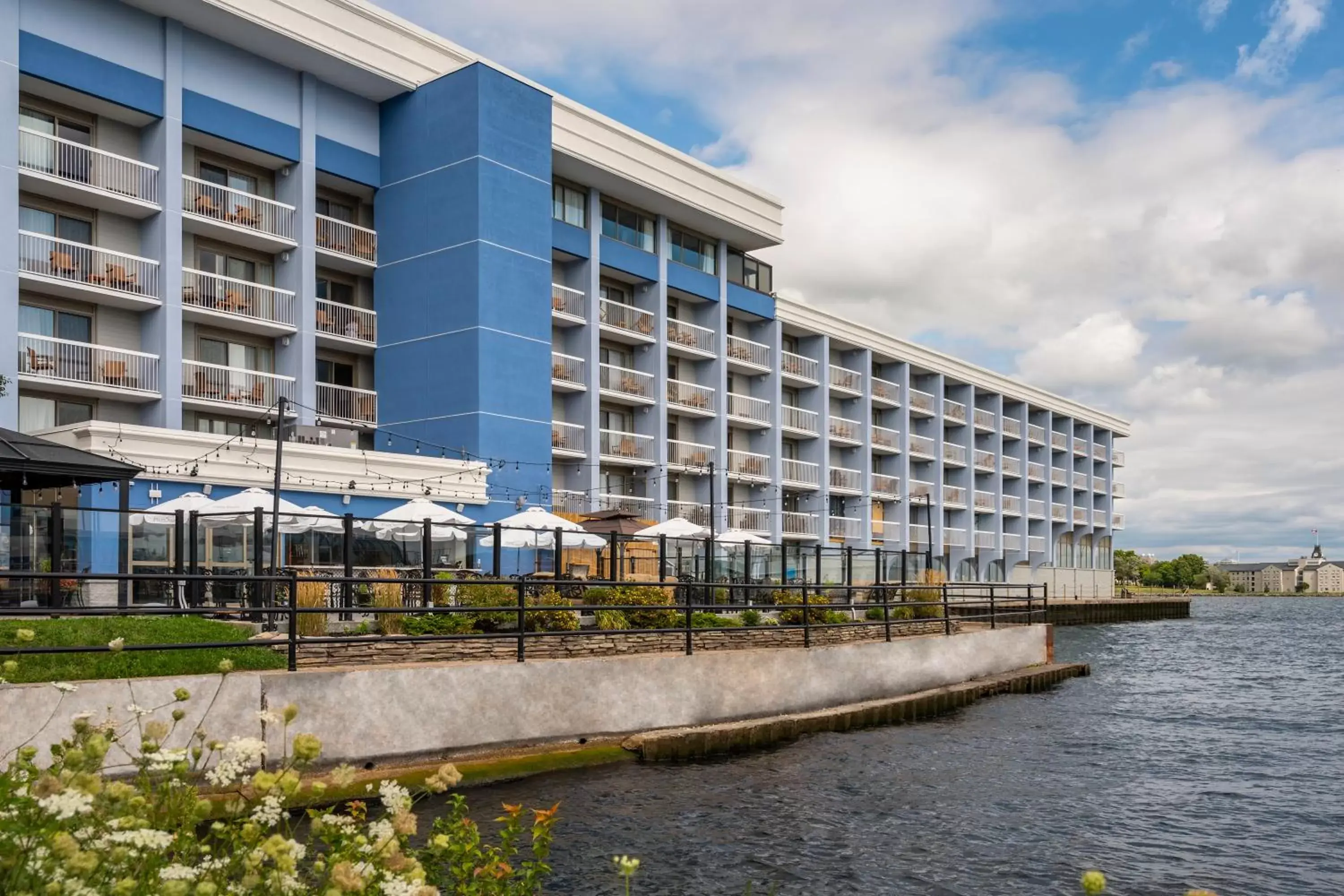 Property Building in Holiday Inn Kingston - Waterfront, an IHG Hotel