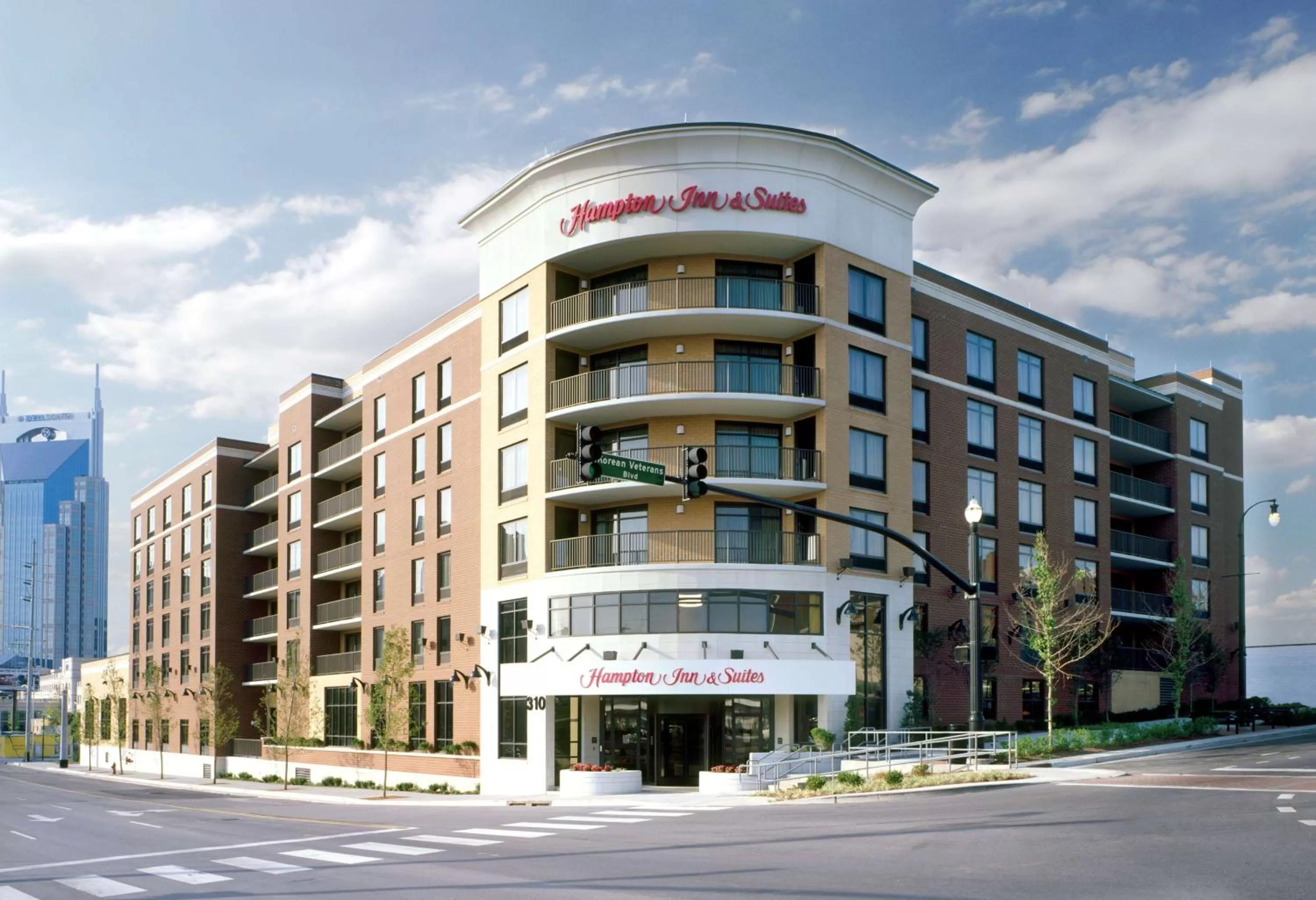 Property building in Hampton Inn & Suites Nashville-Downtown