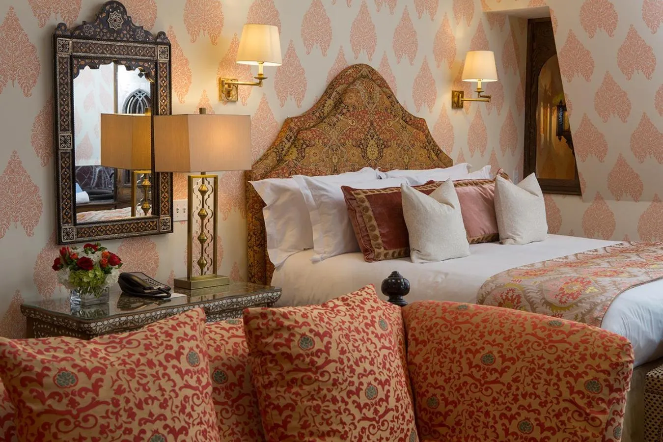 Bed in The Chanler at Cliff Walk