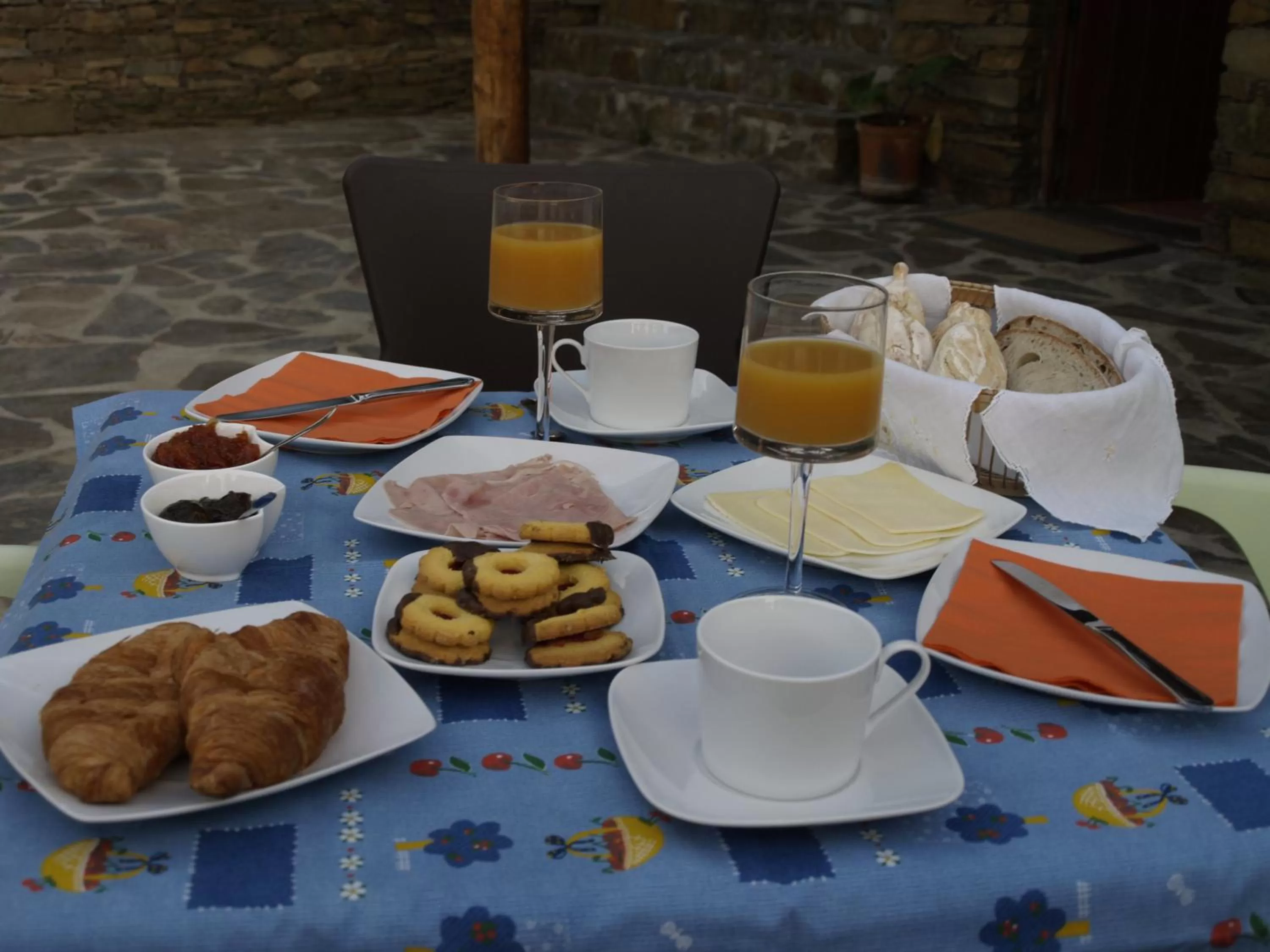 Restaurant/places to eat in Casa Princesa Peralta