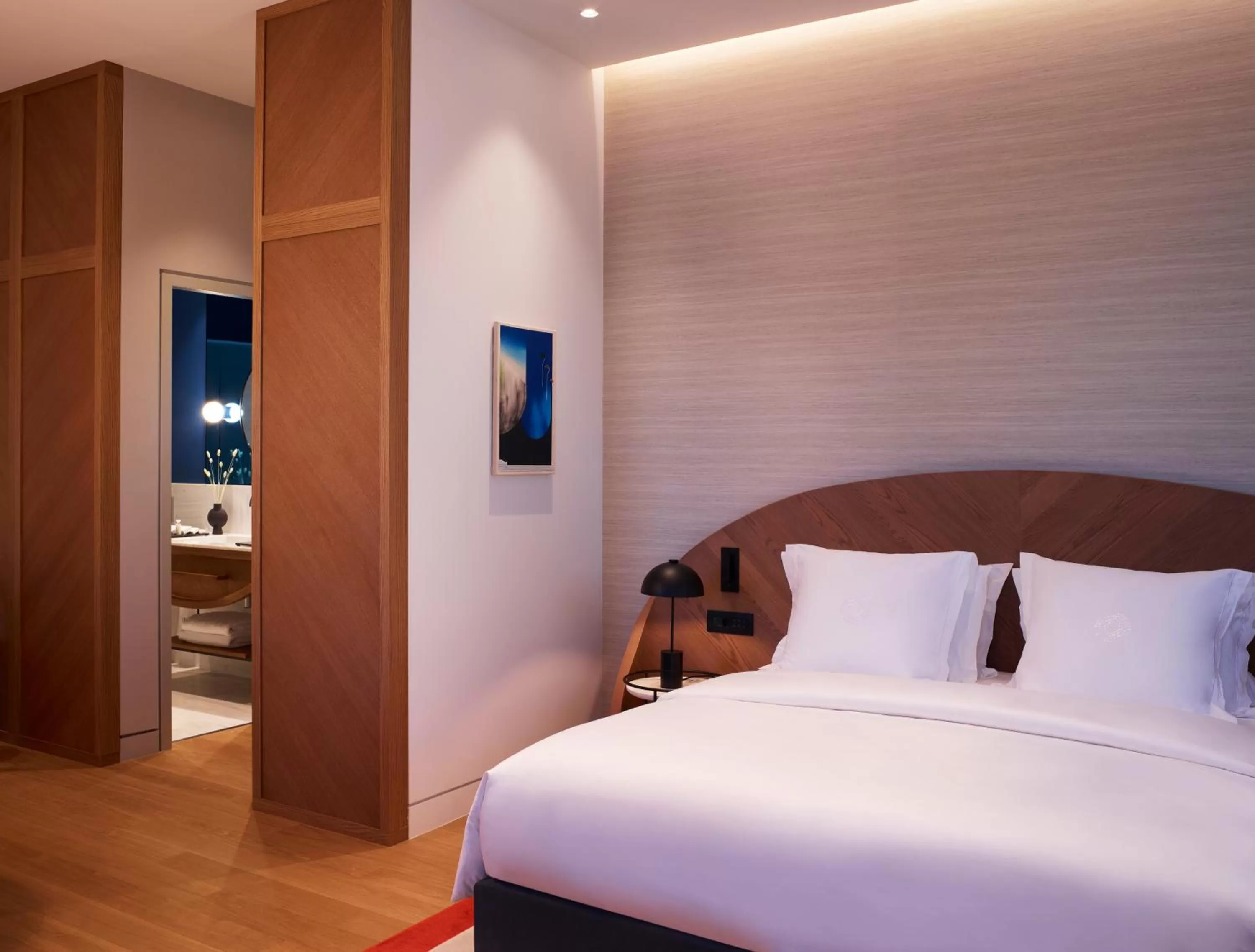 Bathroom, Bed in xenodocheio Milos