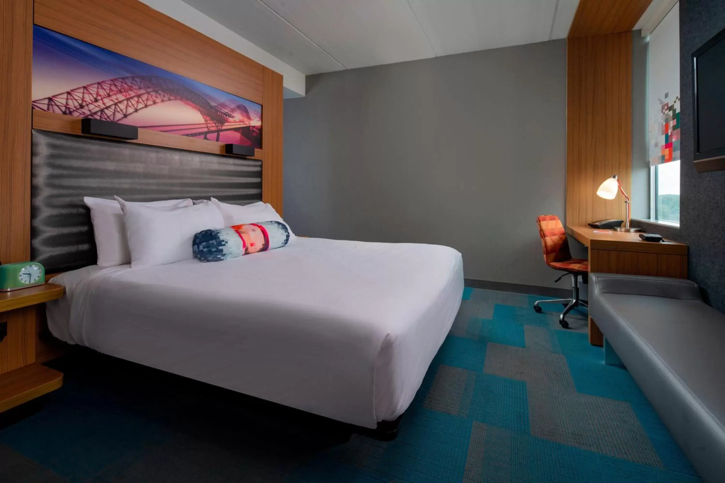 Photo of the whole room, Bed in Aloft Hotel Rogers Bentonville