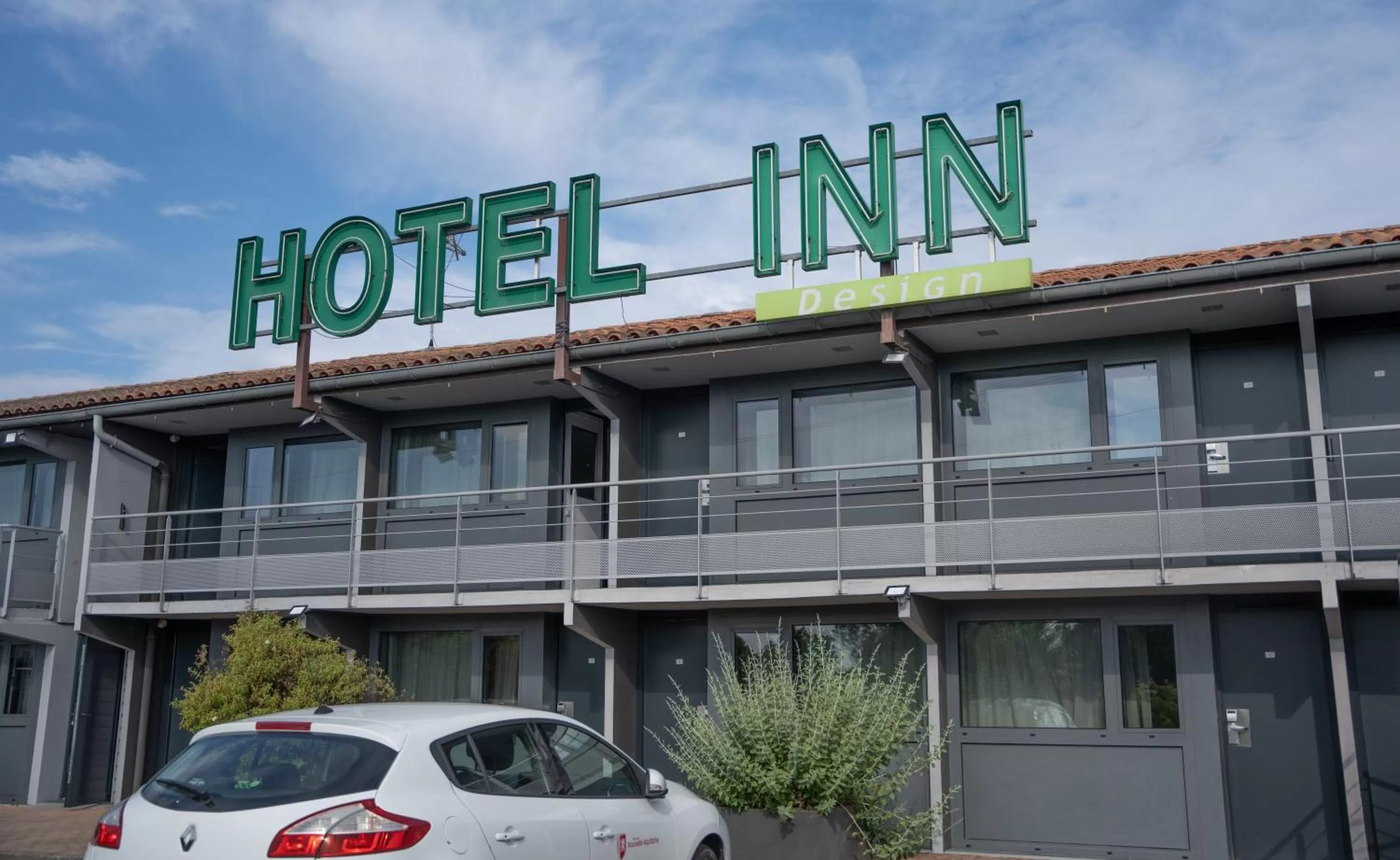 Property building in Hotel Inn Design La Rochelle