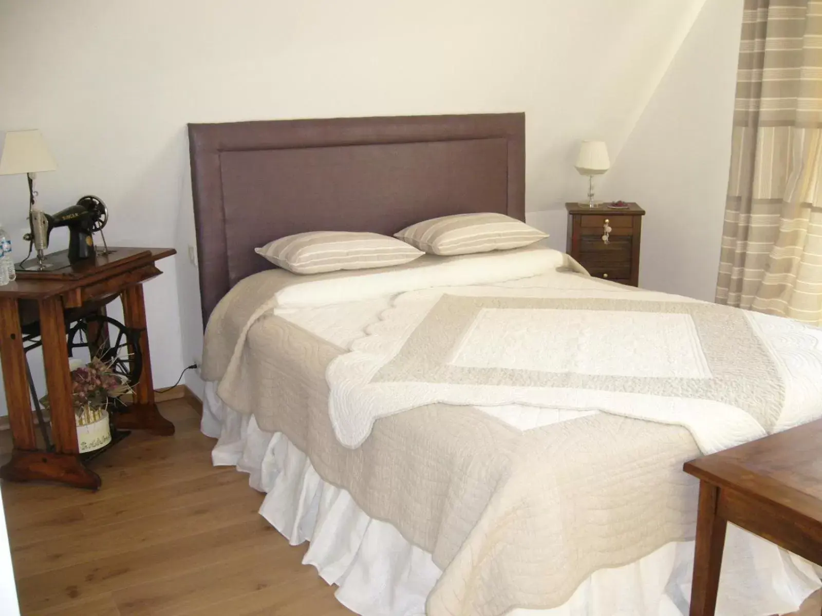 Bed in Chambre d'Hotes Le Ponsonnet