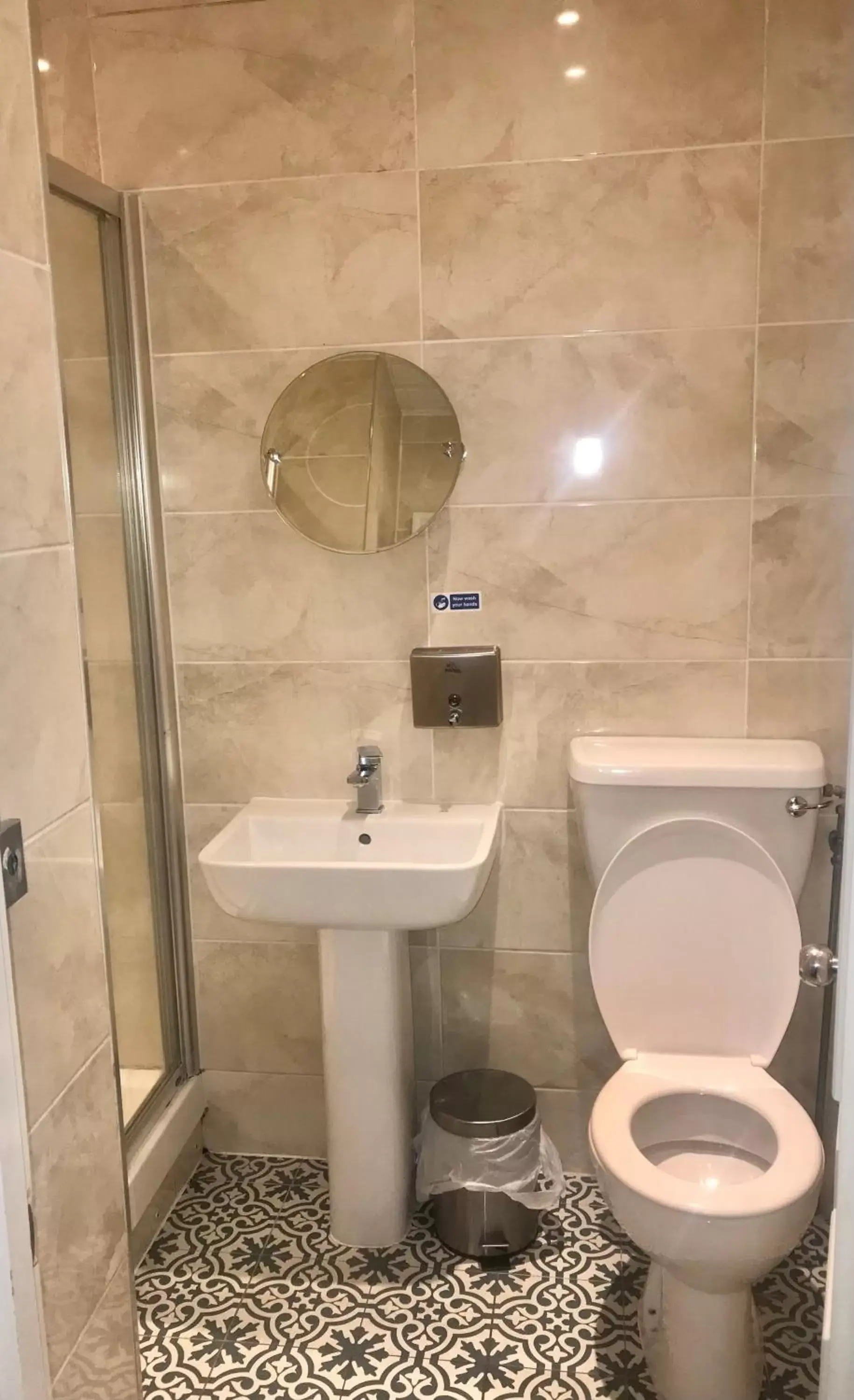Bathroom in Amhurst Hotel