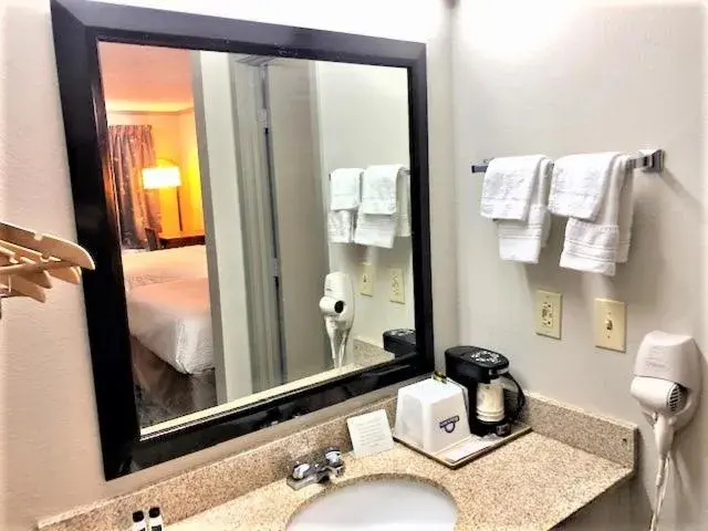 Bathroom in Days Inn by Wyndham Manning