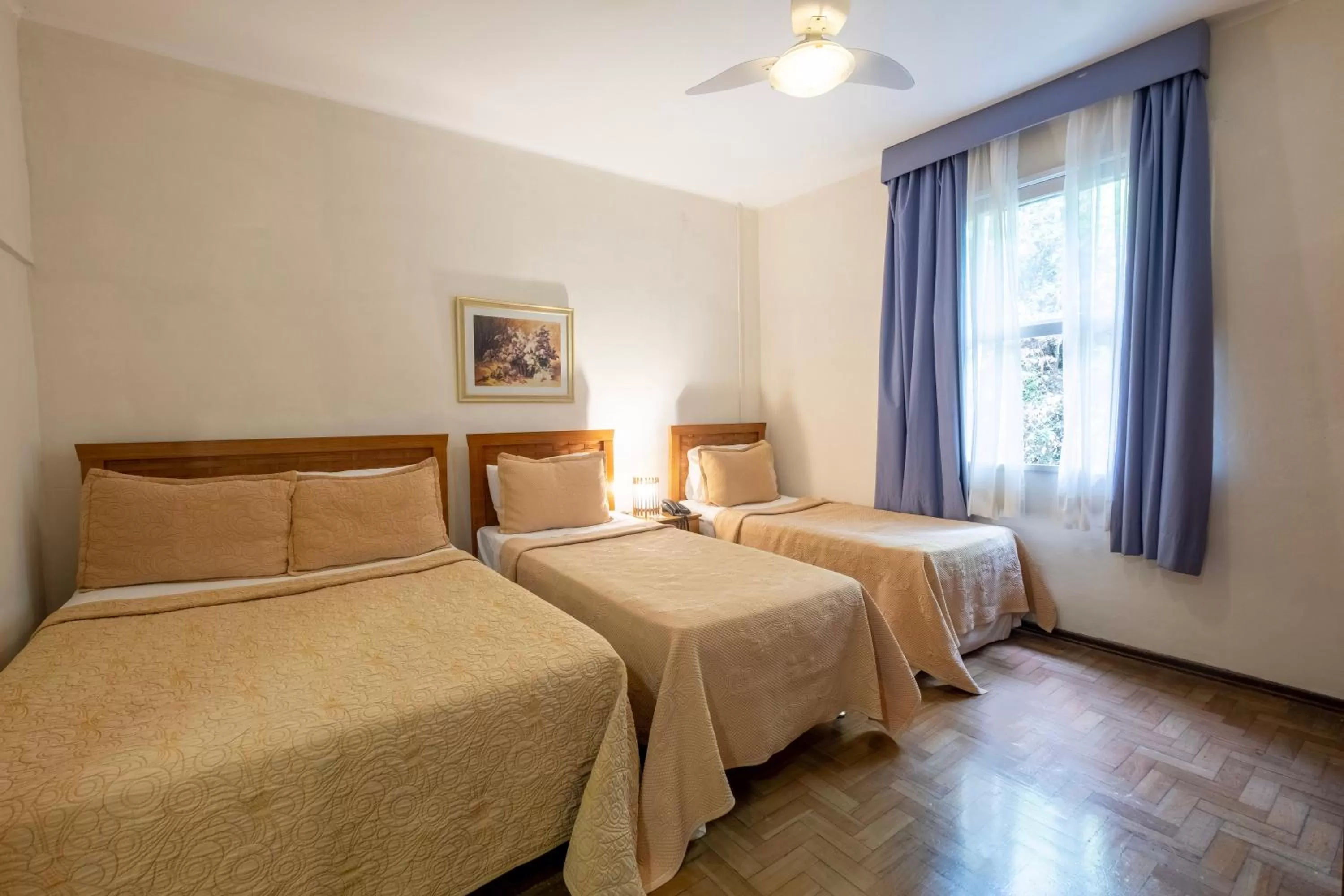 Bed in Hotel Mount Everest