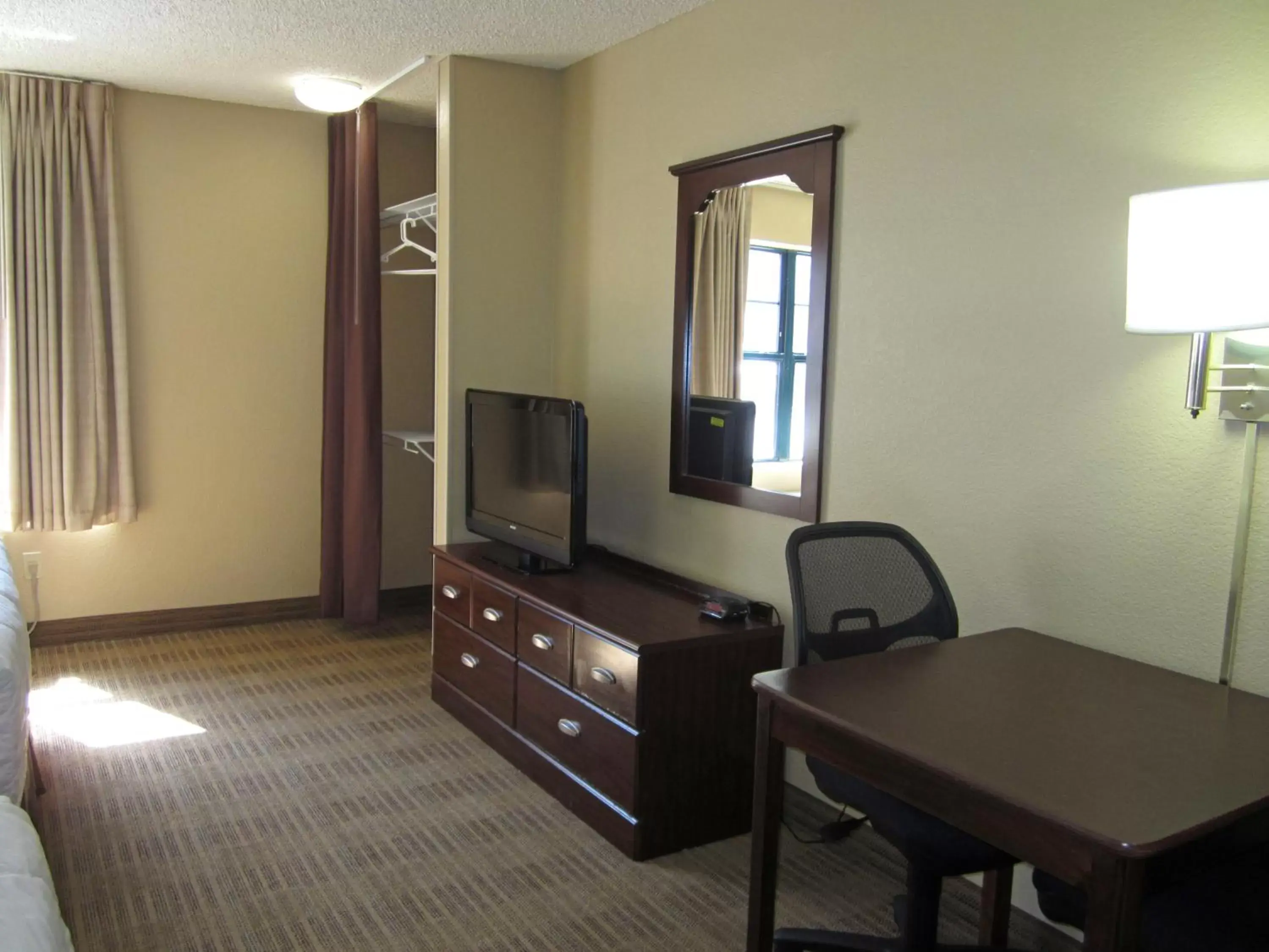 TV and multimedia, TV/Entertainment Center in Extended Stay America Suites - Boise - Airport
