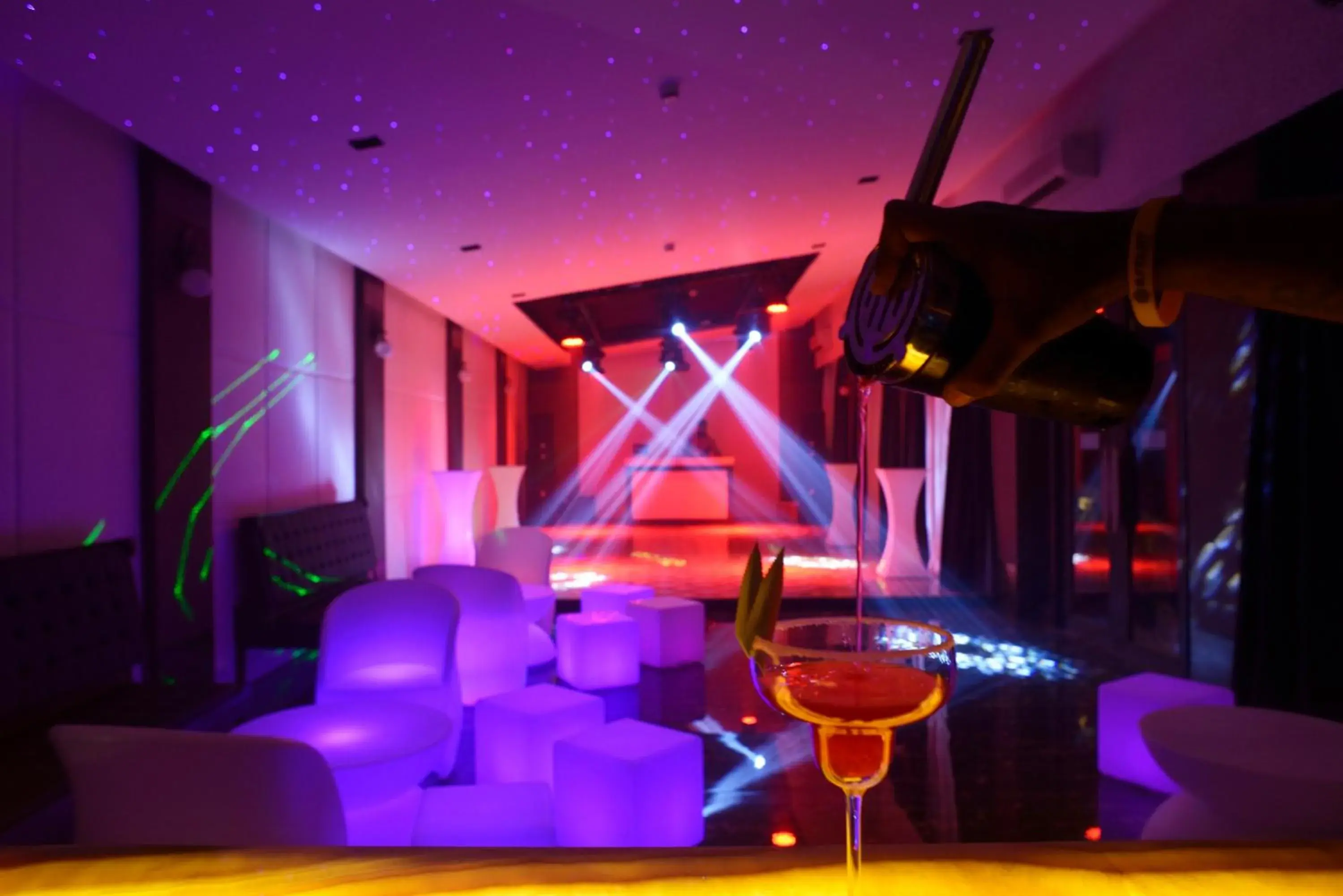 Nightclub / DJ in Della Resorts