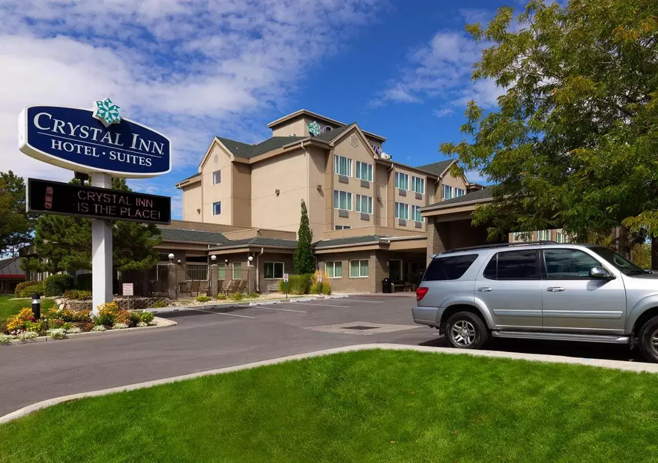Facade/entrance, Property Building in Crystal Inn Hotel & Suites - Salt Lake City