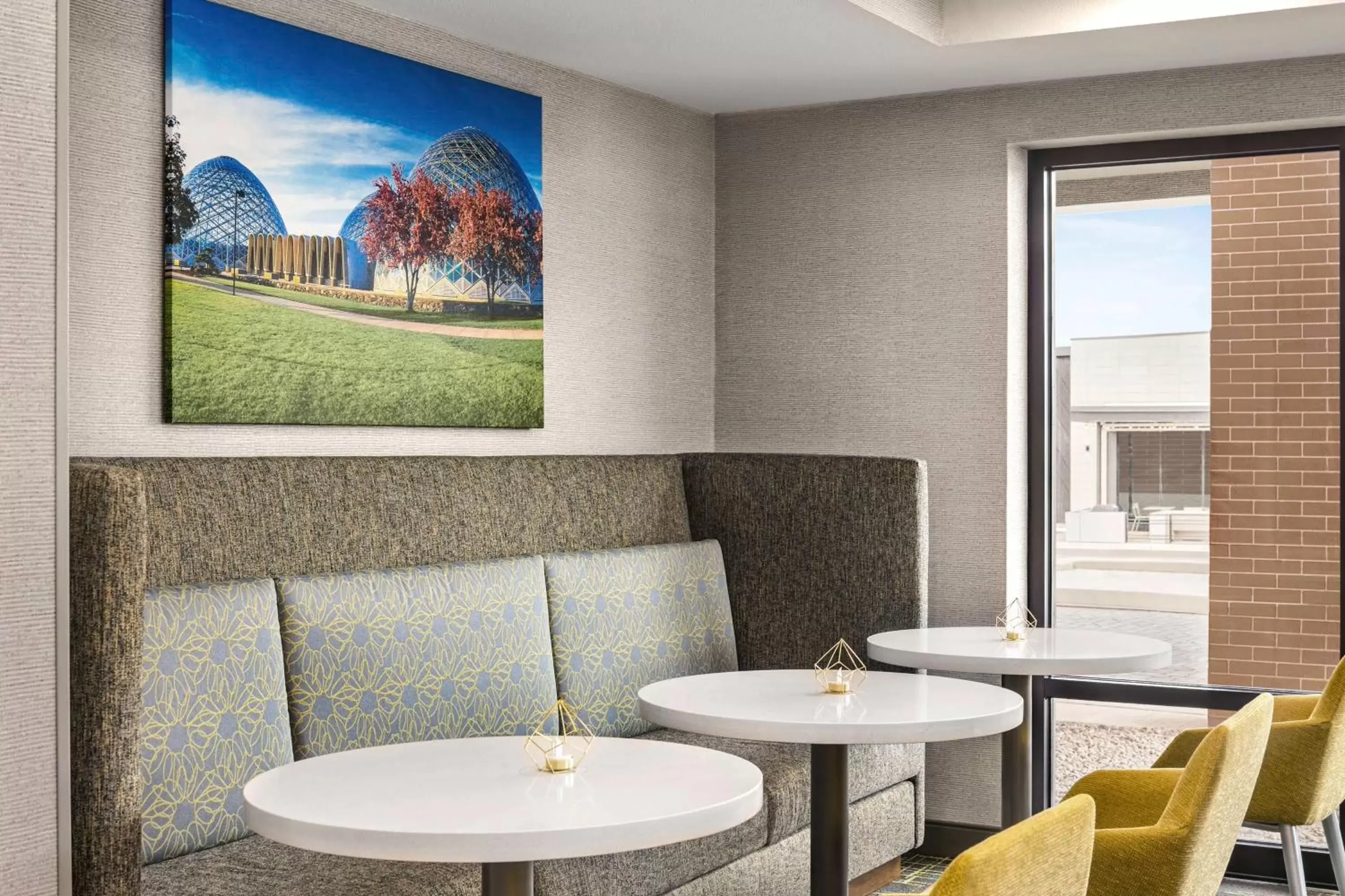 Lobby or reception, Bathroom in Hampton Inn Milwaukee Brookfield