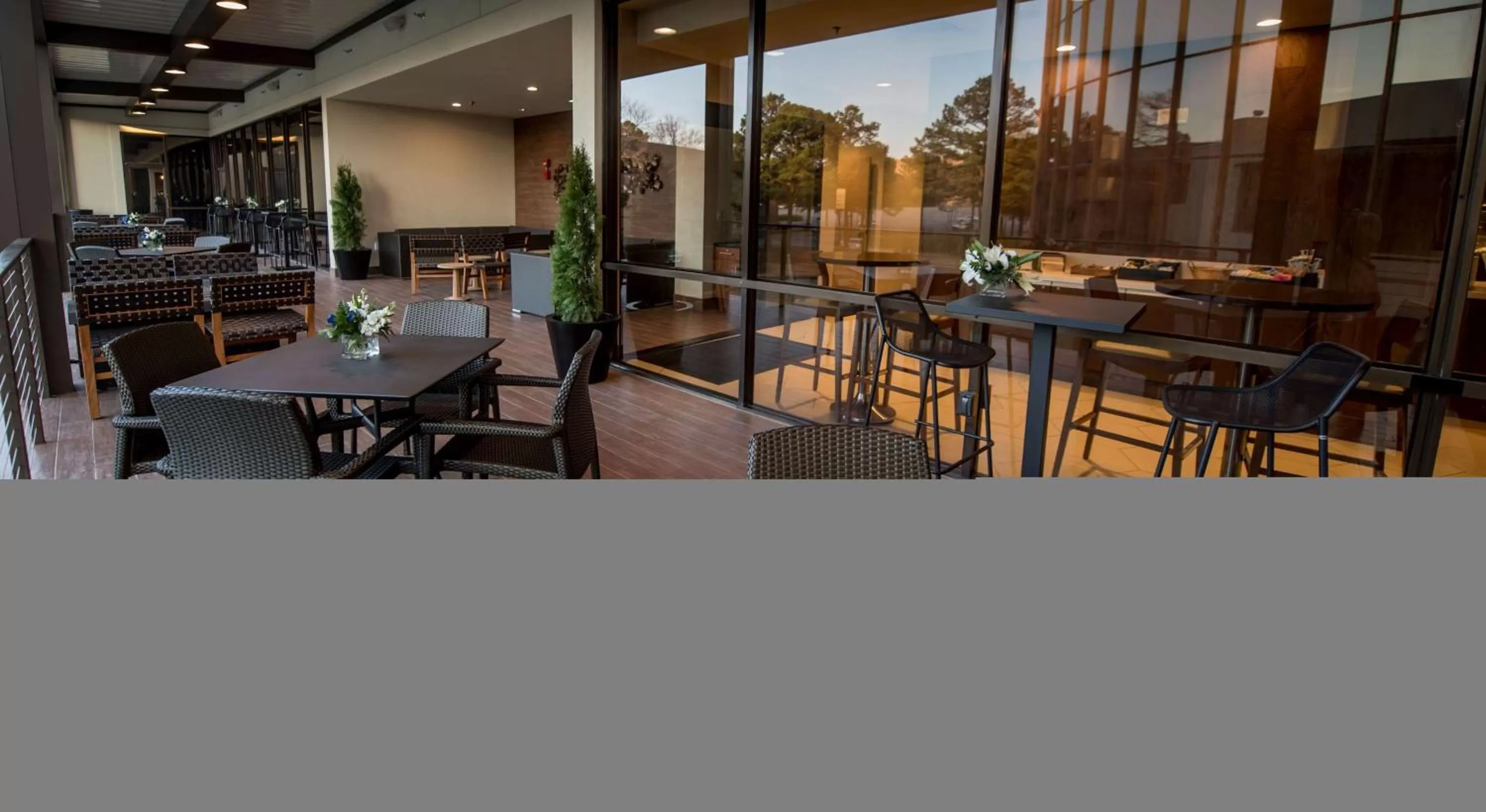 Restaurant/places to eat in Hilton Memphis