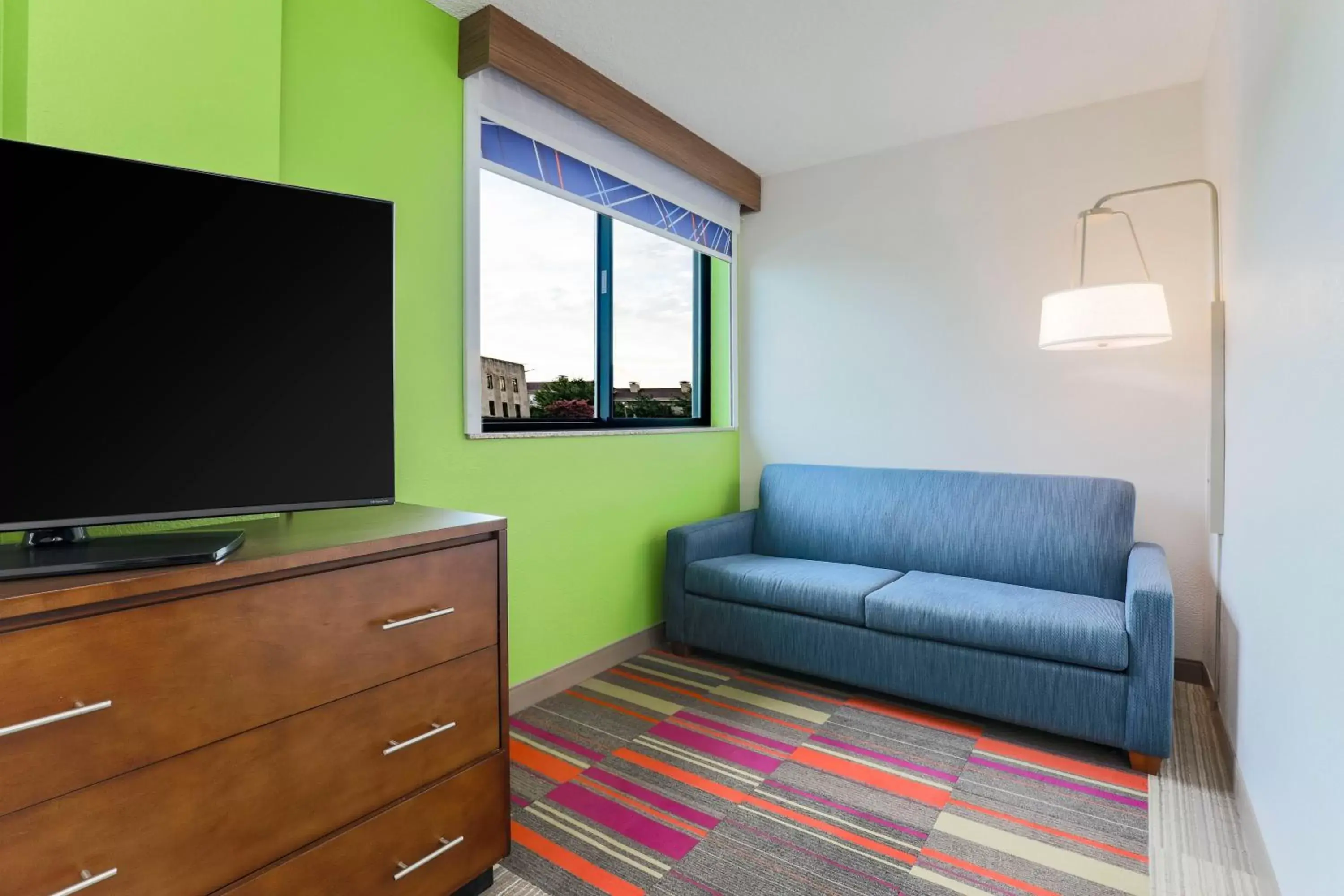 Photo of the whole room, TV/Entertainment Center in Holiday Inn Express Hotel & Suites Fort Worth Downtown, an IHG Hotel