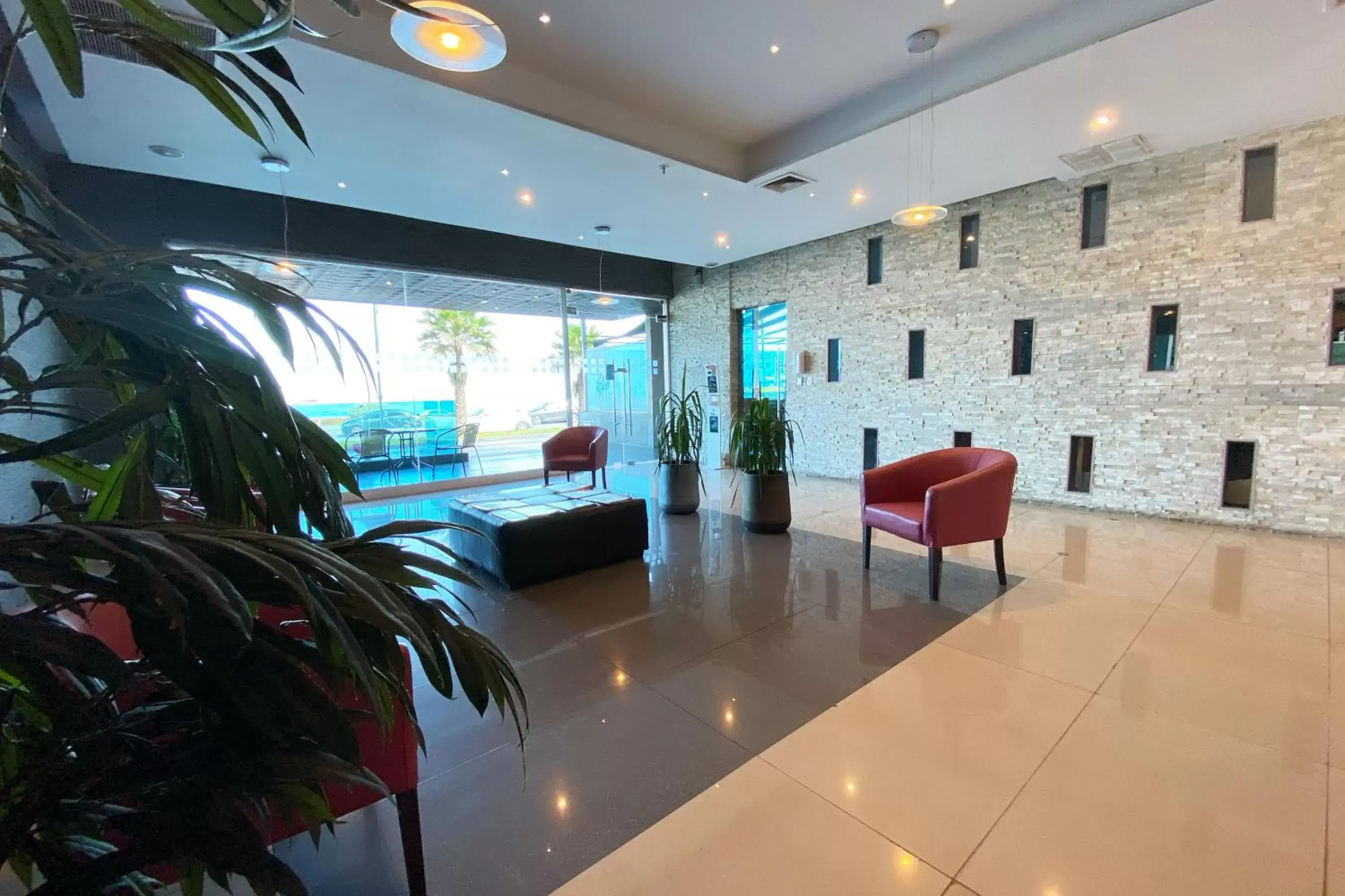 Living room, Lobby/Reception in Wyndham Garden Antofagasta Pettra