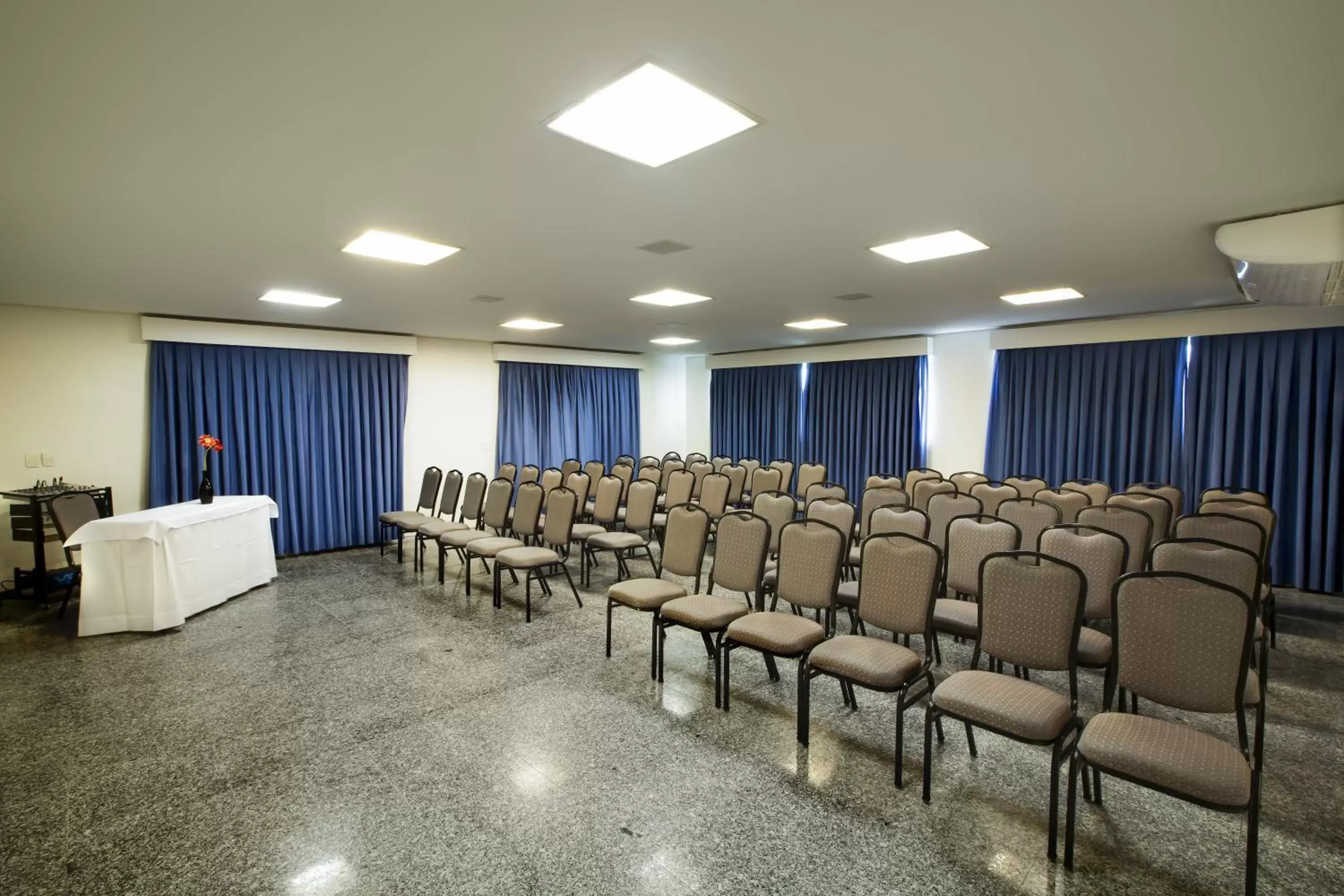 Business facilities in Hotel Beira Mar