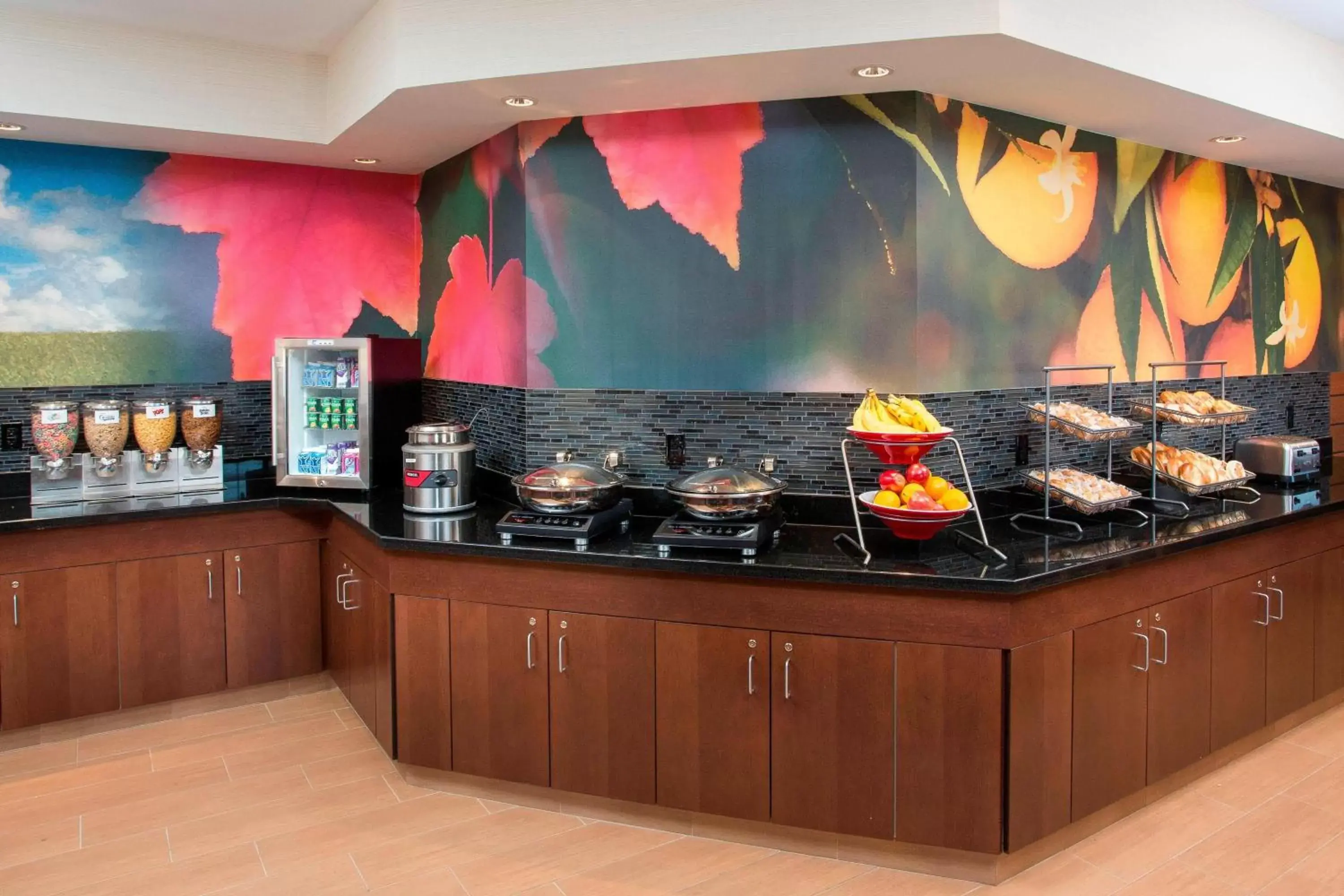 Breakfast, Kitchen/Kitchenette in Fairfield Inn & Suites South Bend Mishawaka