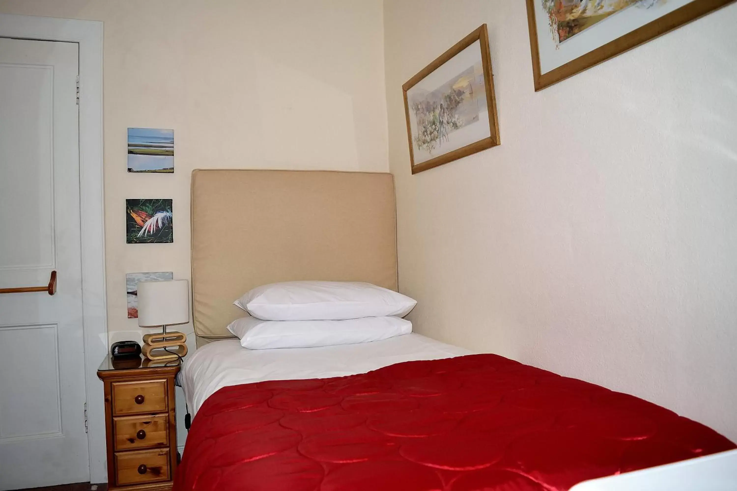 Single - single occupancy - Shared Bathroom in Ardvane Bed & Breakfast Single - single occupancy - Shared Bathroom in Ardvane Bed & Breakfast